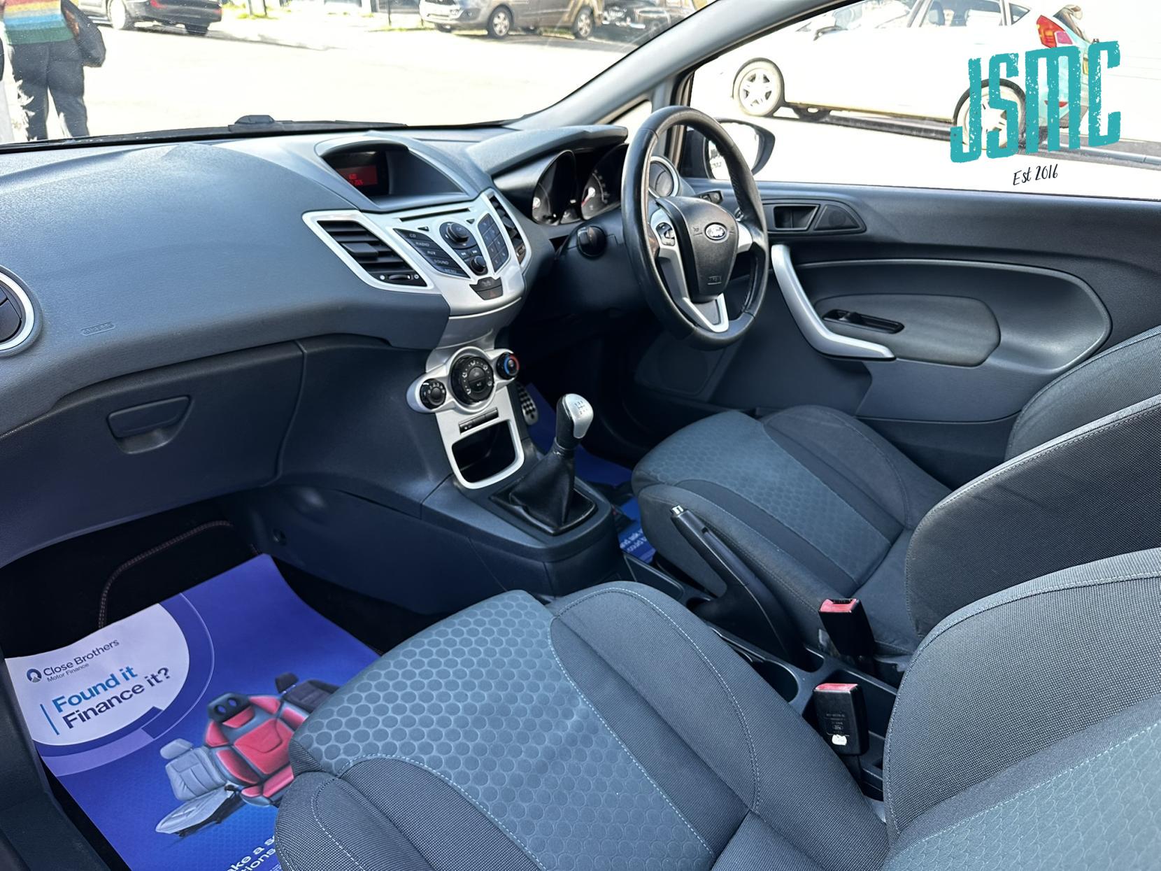 Ford Fiesta 1.6 Zetec S Hatchback 3dr Petrol Manual (139 g/km, 118 bhp)