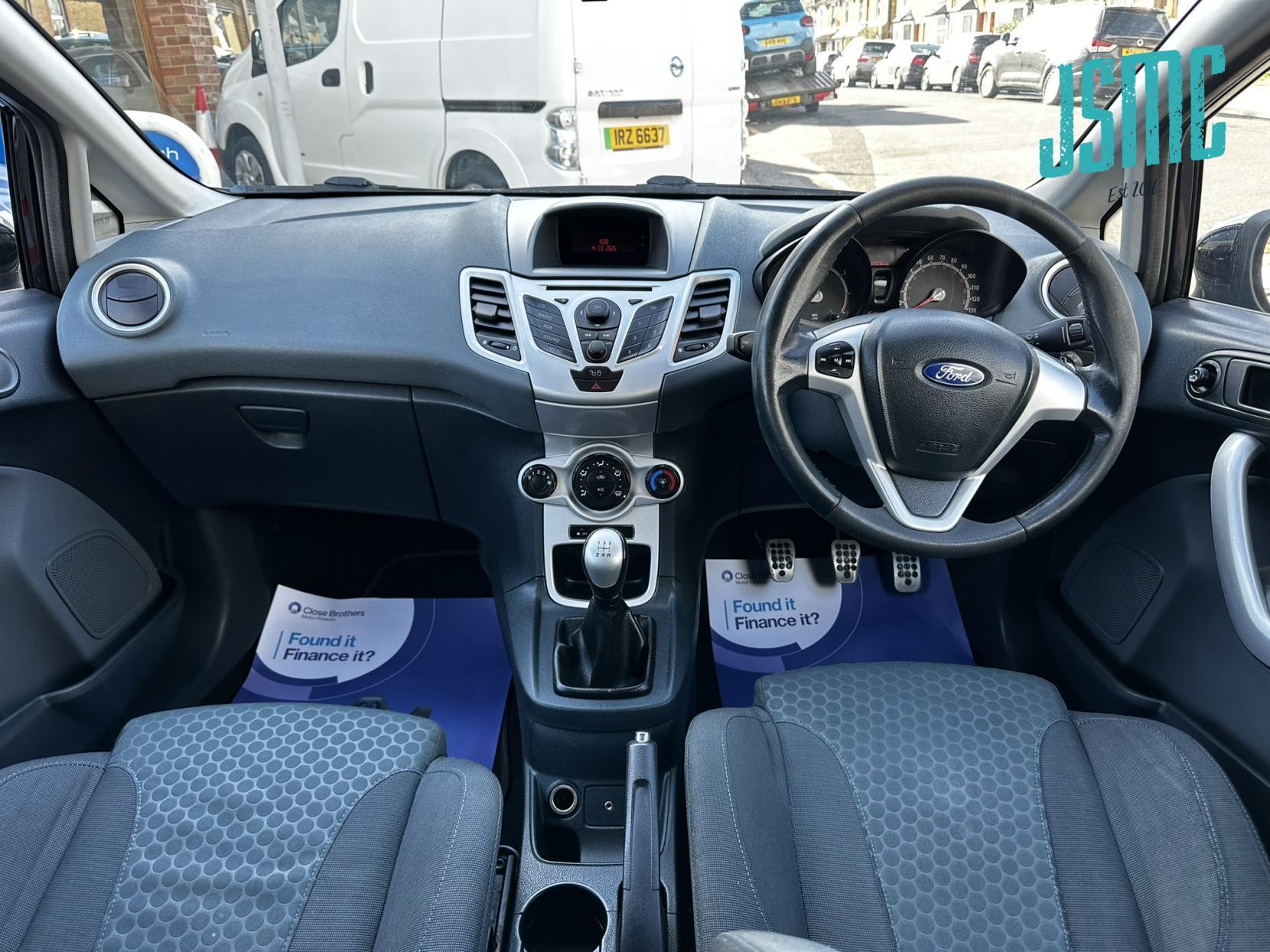 Ford Fiesta 1.6 Zetec S Hatchback 3dr Petrol Manual (139 g/km, 118 bhp)