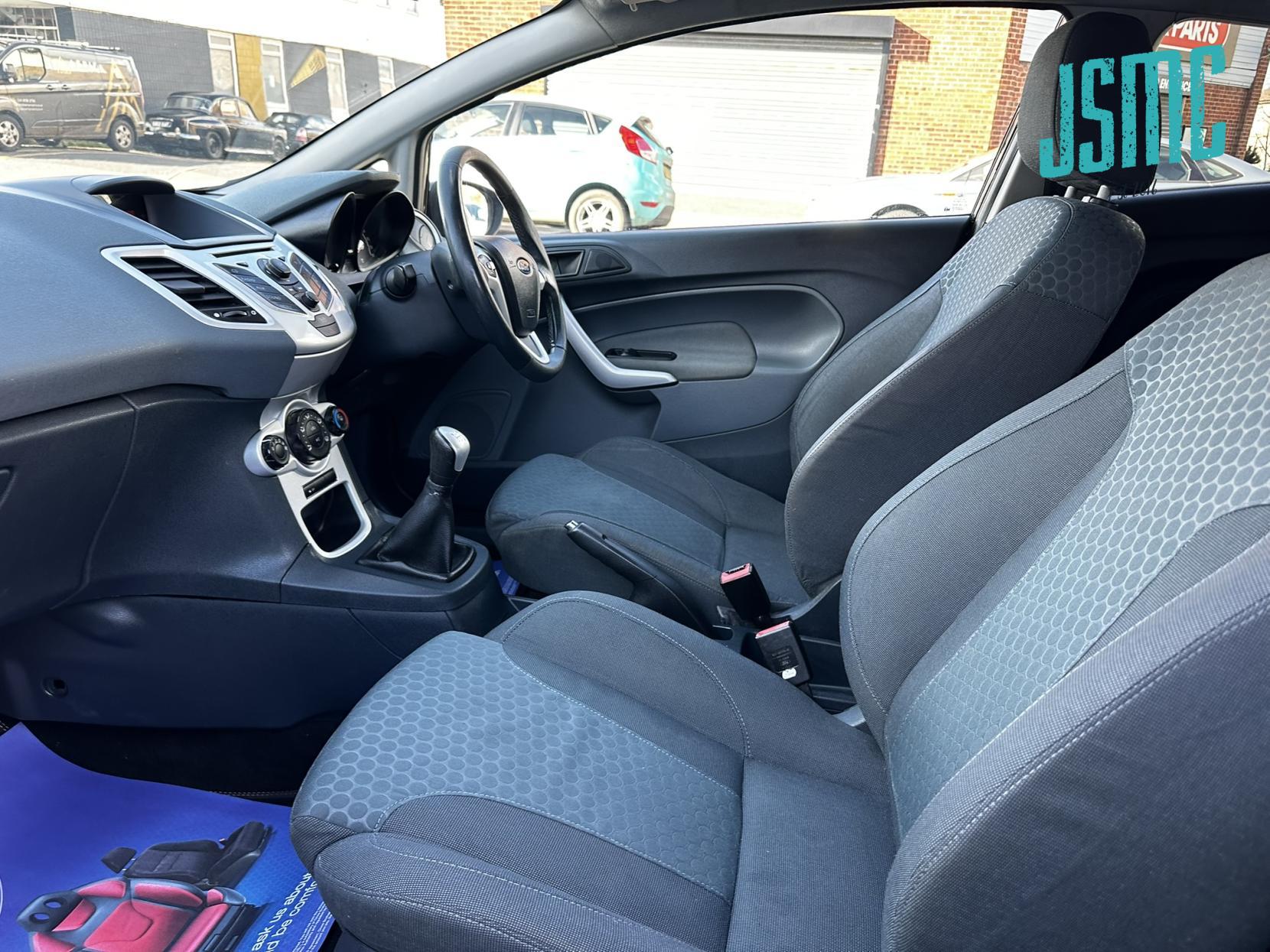 Ford Fiesta 1.6 Zetec S Hatchback 3dr Petrol Manual (139 g/km, 118 bhp)