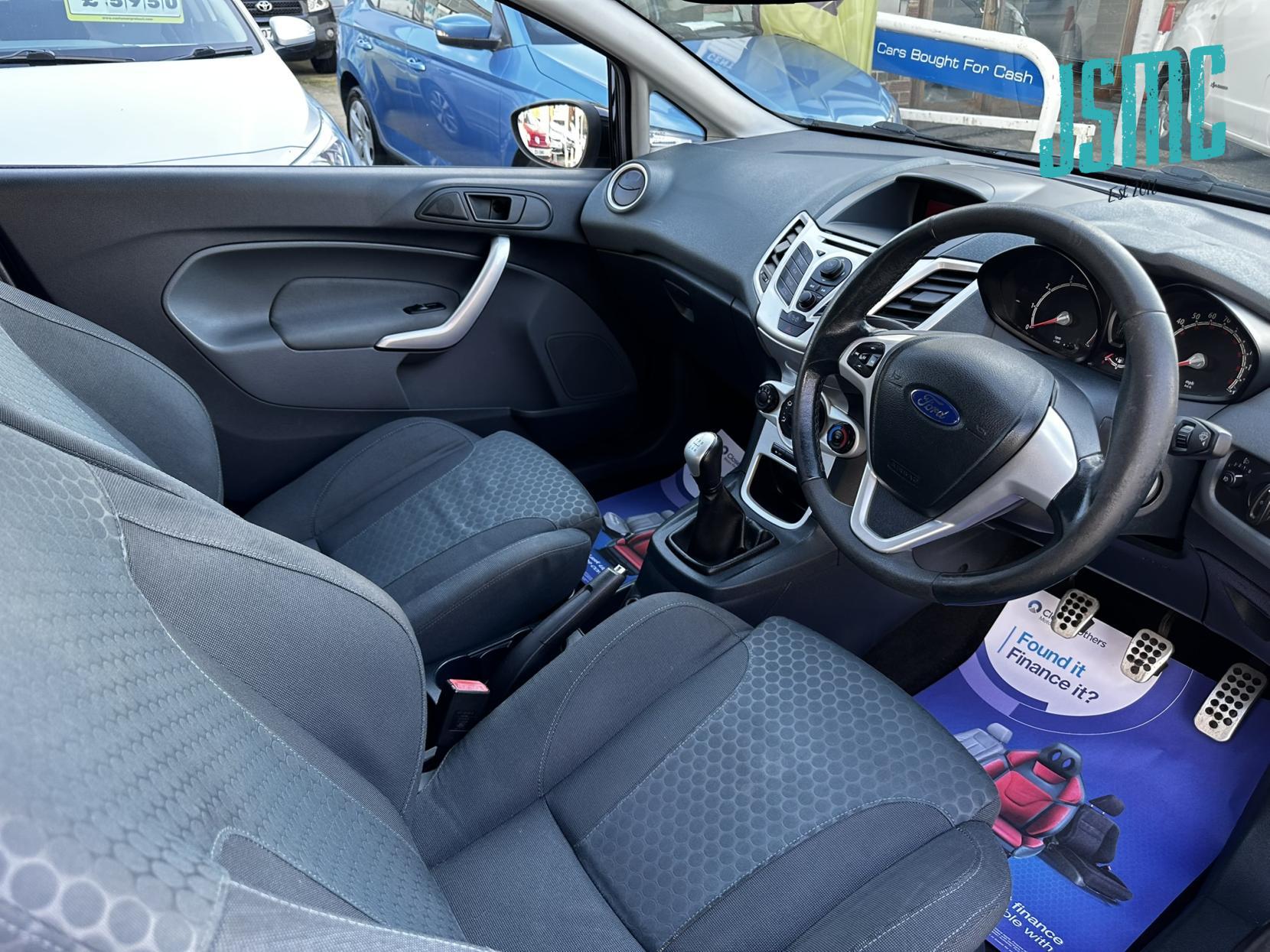 Ford Fiesta 1.6 Zetec S Hatchback 3dr Petrol Manual (139 g/km, 118 bhp)