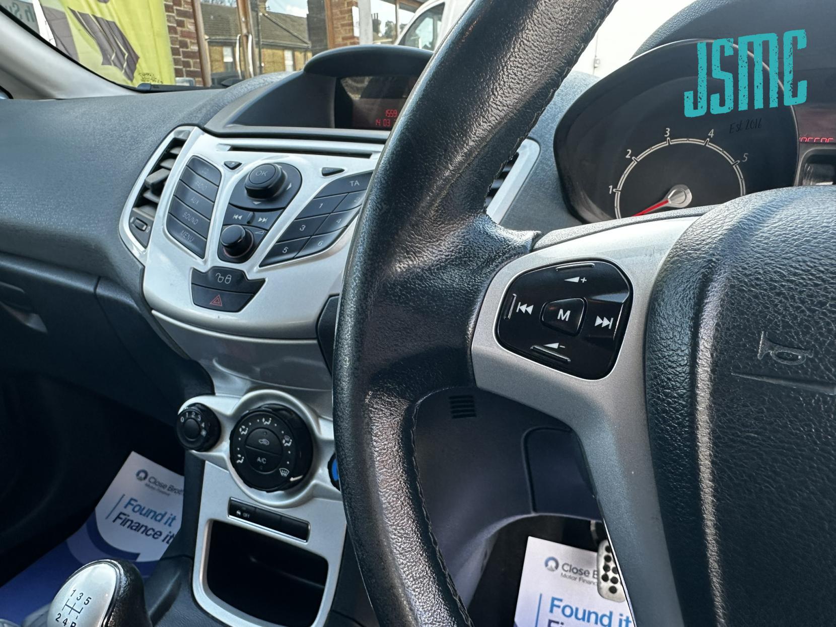 Ford Fiesta 1.6 Zetec S Hatchback 3dr Petrol Manual (139 g/km, 118 bhp)