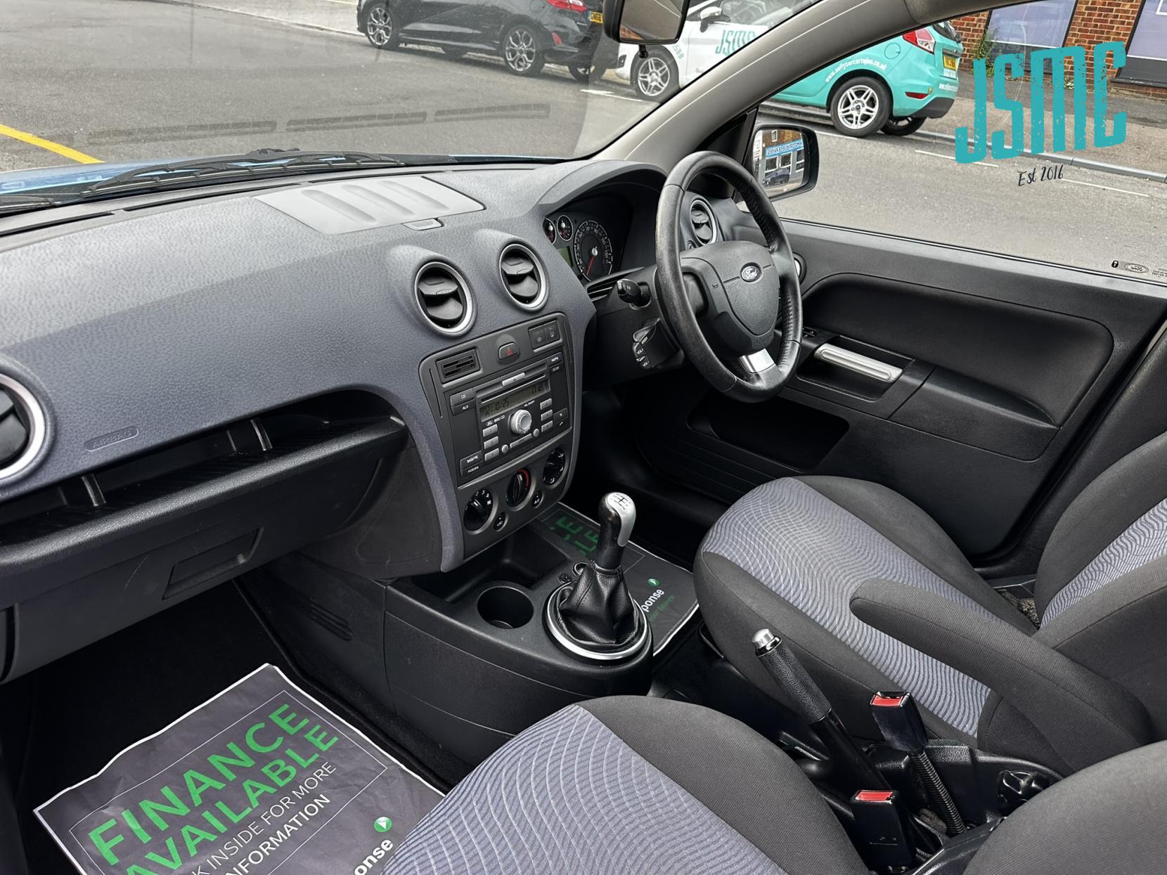 Ford Fusion 1.4 Zetec Hatchback 5dr Petrol Manual (154 g/km, 79 bhp)