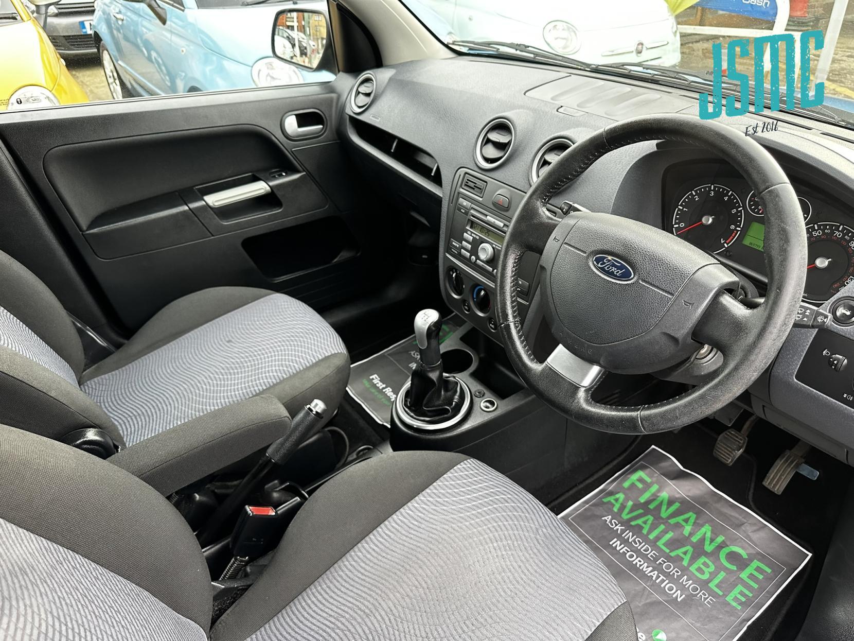 Ford Fusion 1.4 Zetec Hatchback 5dr Petrol Manual (154 g/km, 79 bhp)