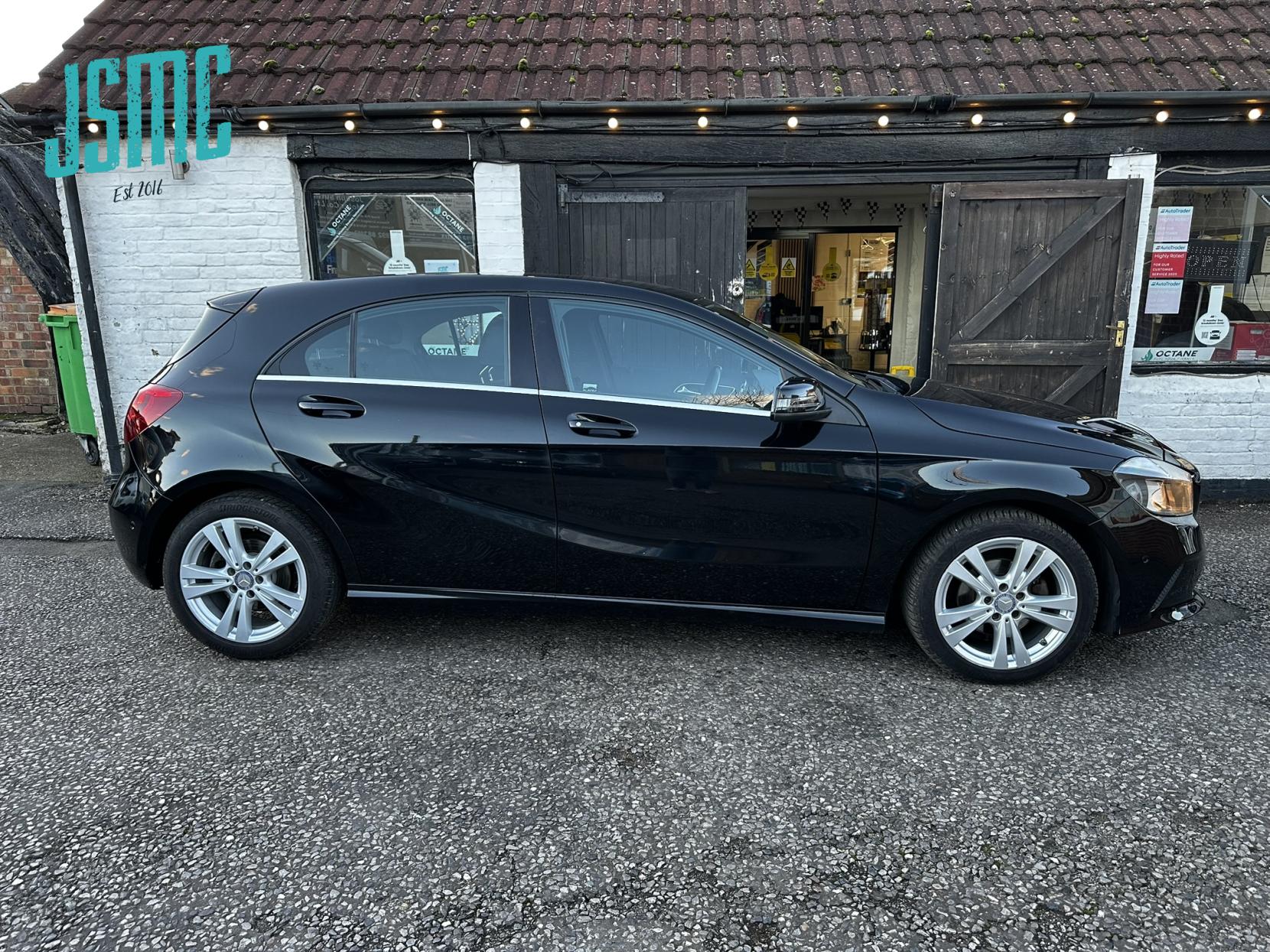 Mercedes-Benz A Class 1.5 A180d Sport (Executive) Hatchback 5dr Diesel 7G-DCT Euro 6 (s/s) (109 ps)