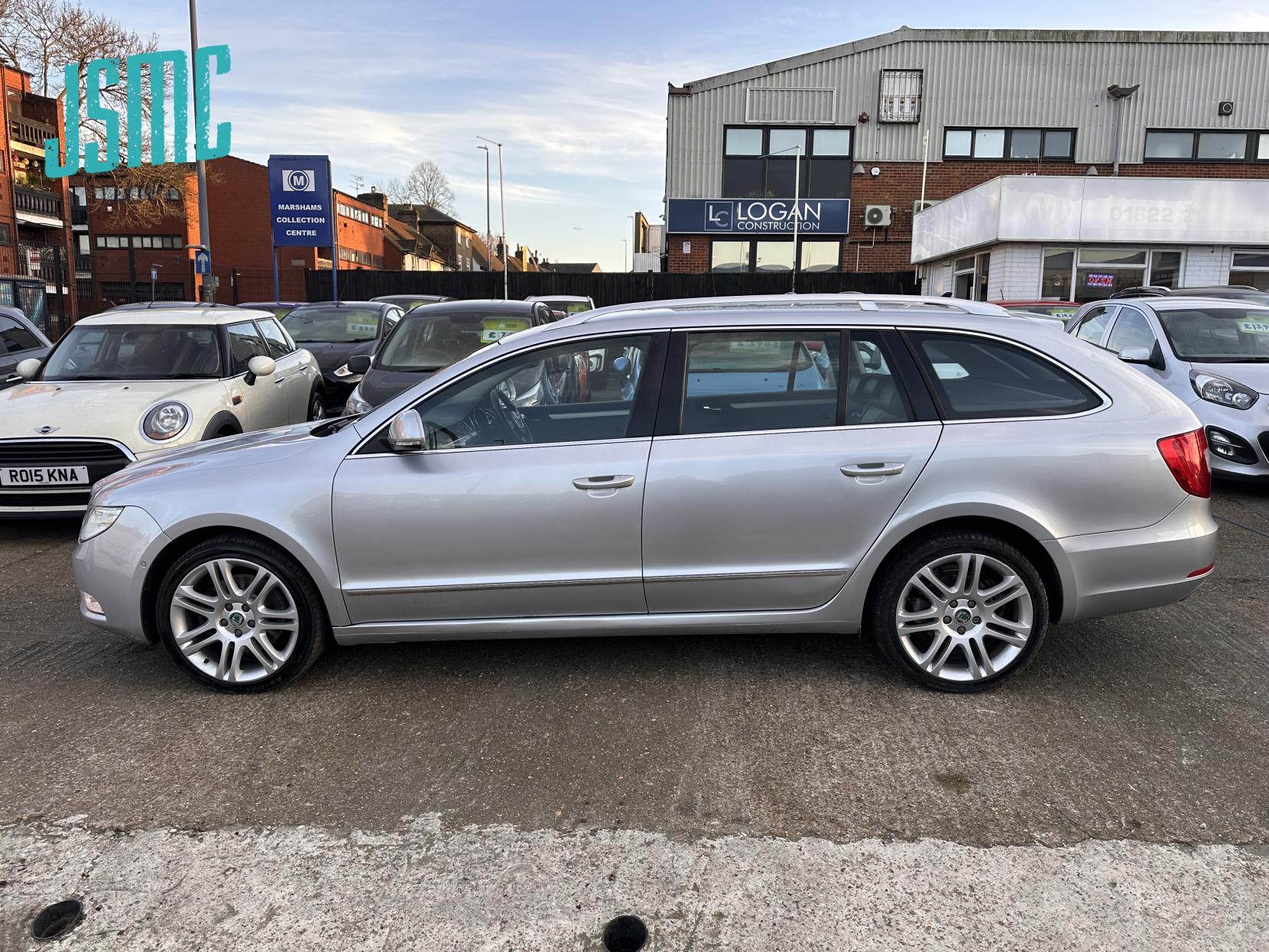 Skoda Superb 2.0 TDI Elegance Estate 5dr Diesel DSG 4WD Euro 5 (140 ps)