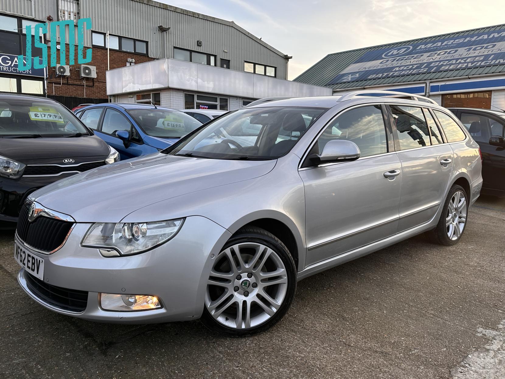 Skoda Superb 2.0 TDI Elegance Estate 5dr Diesel DSG 4WD Euro 5 (140 ps)