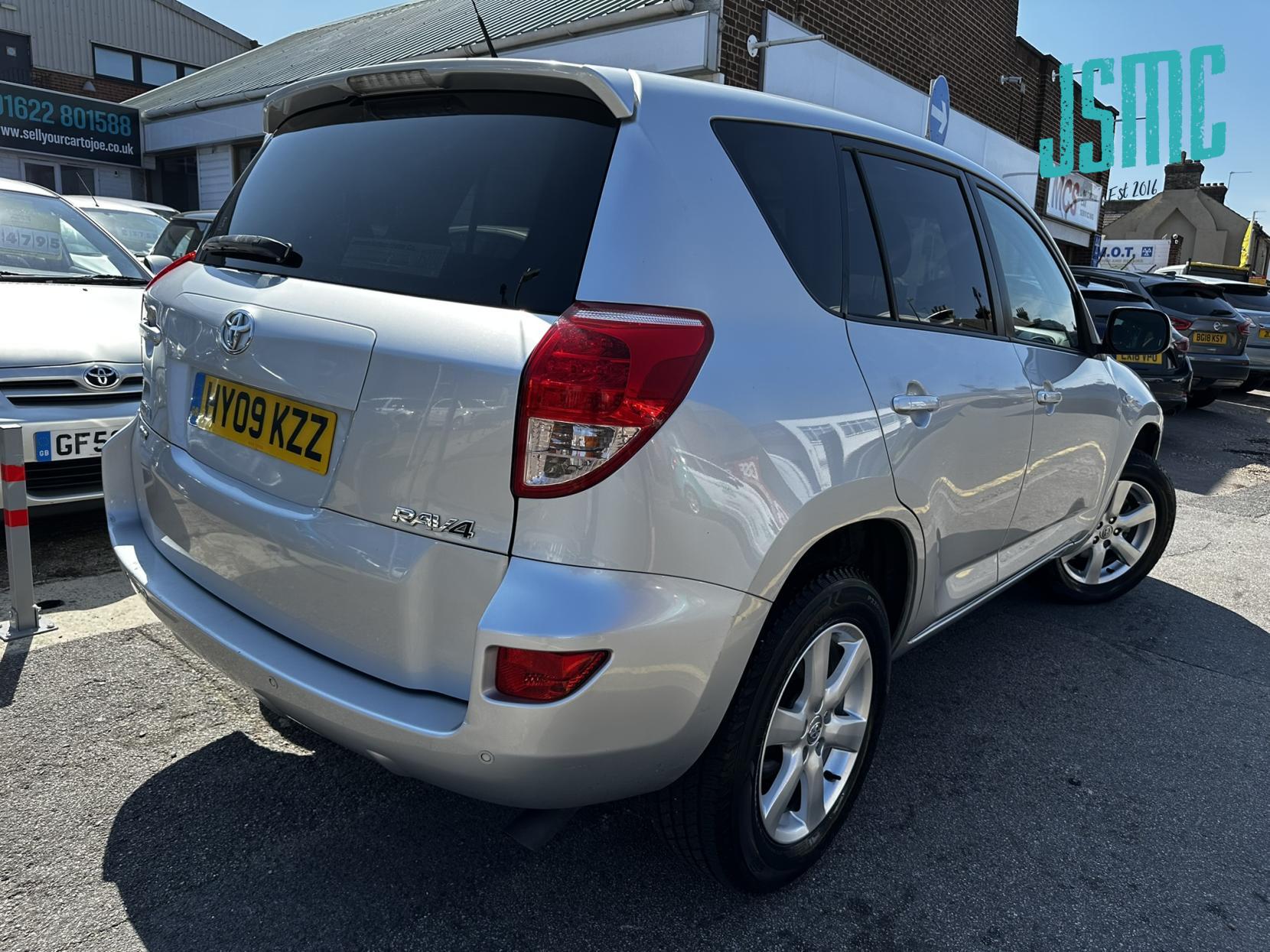 Toyota RAV4 2.0 XT-R SUV 5dr Petrol Manual 4WD (202 g/km, 150 bhp)
