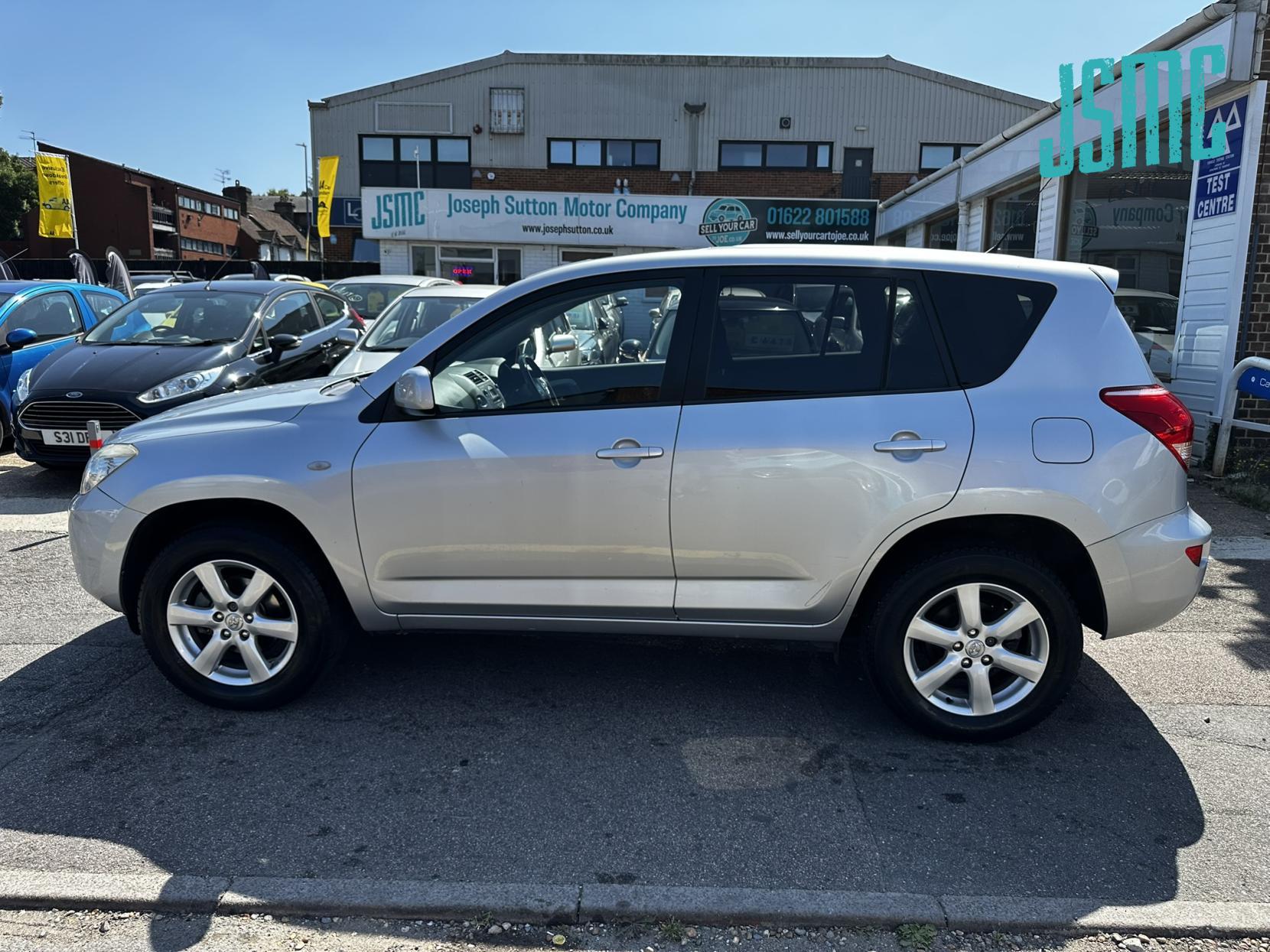 Toyota RAV4 2.0 XT-R SUV 5dr Petrol Manual 4WD (202 g/km, 150 bhp)