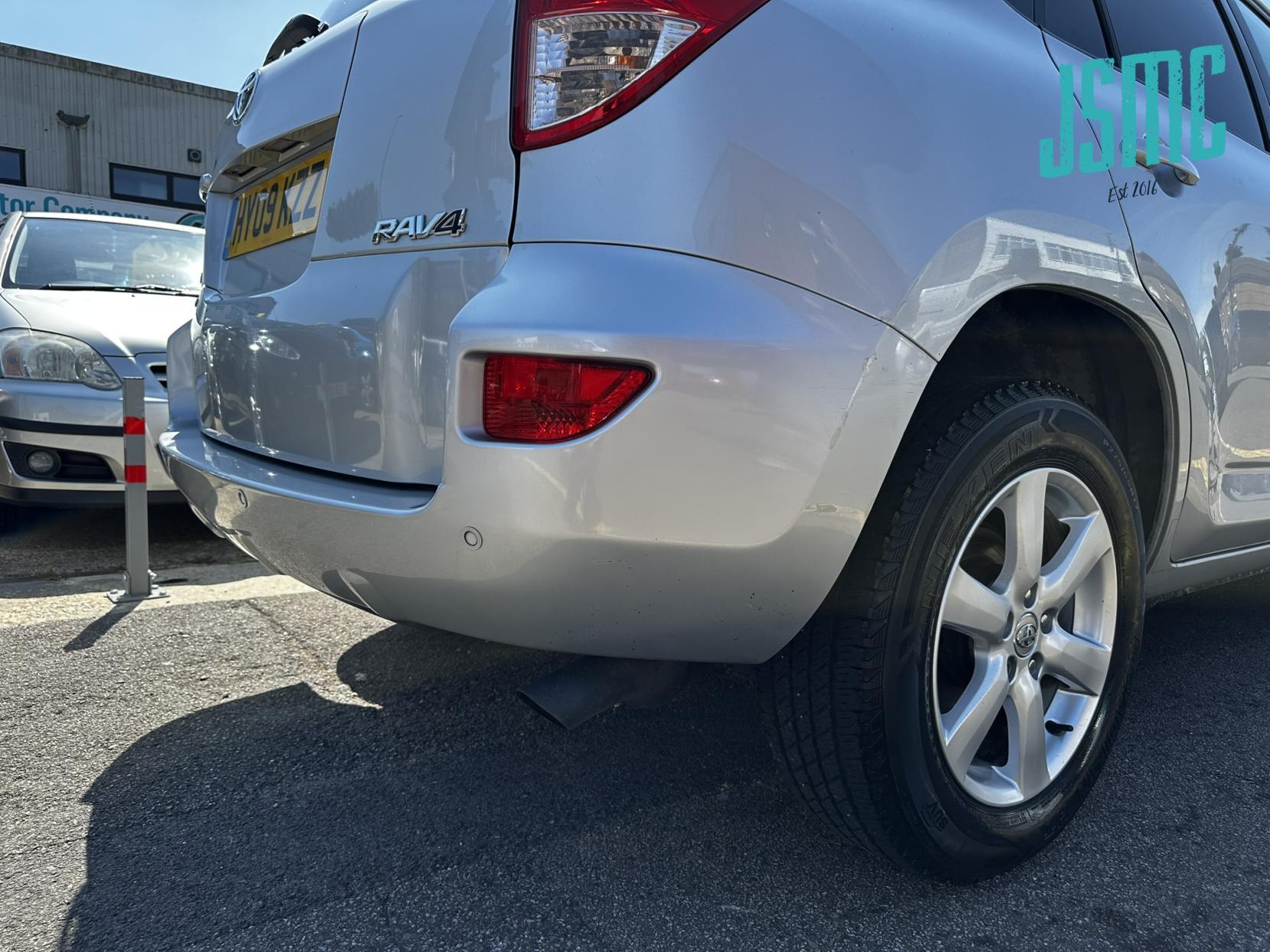 Toyota RAV4 2.0 XT-R SUV 5dr Petrol Manual 4WD (202 g/km, 150 bhp)