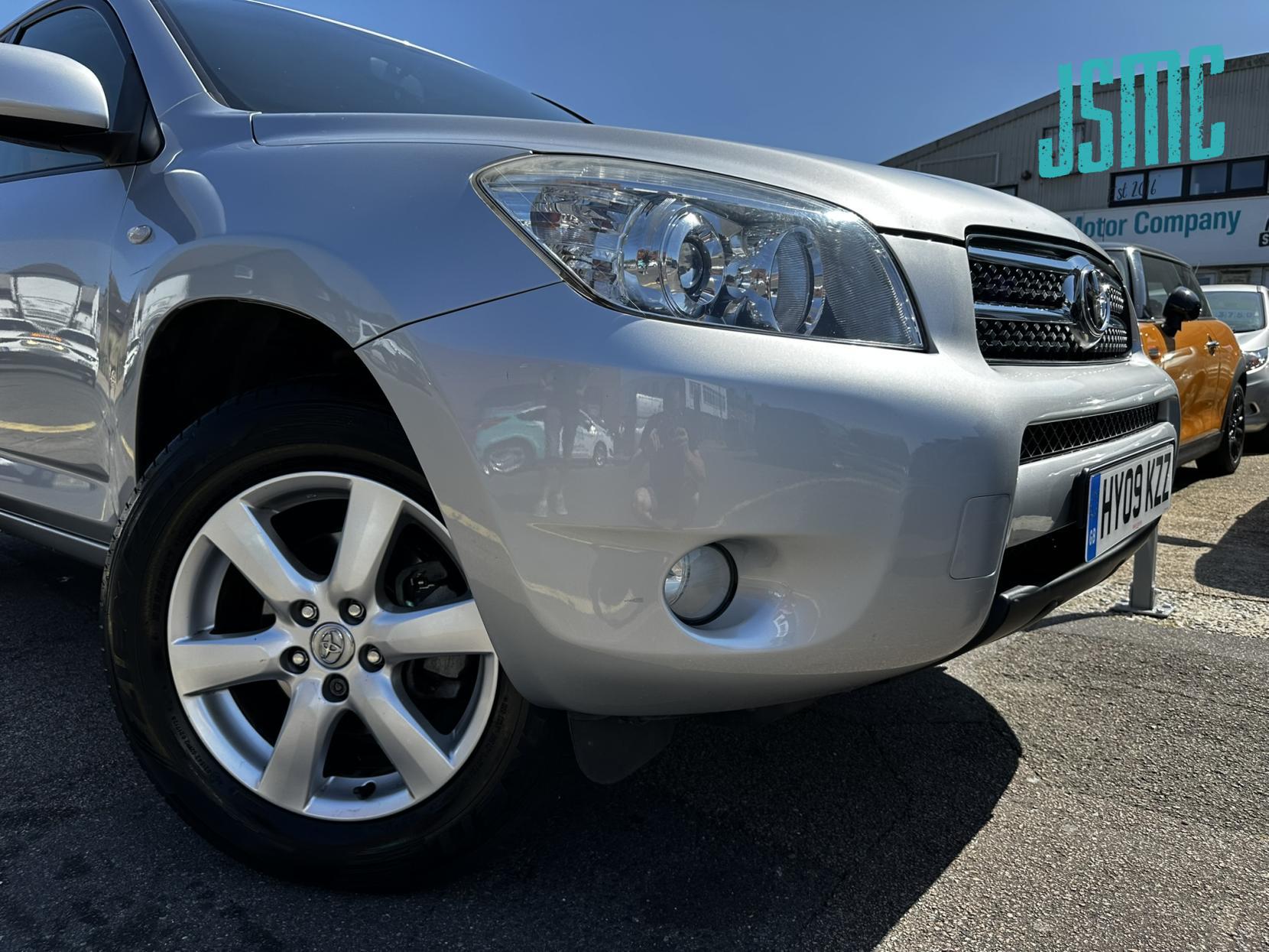 Toyota RAV4 2.0 XT-R SUV 5dr Petrol Manual 4WD (202 g/km, 150 bhp)