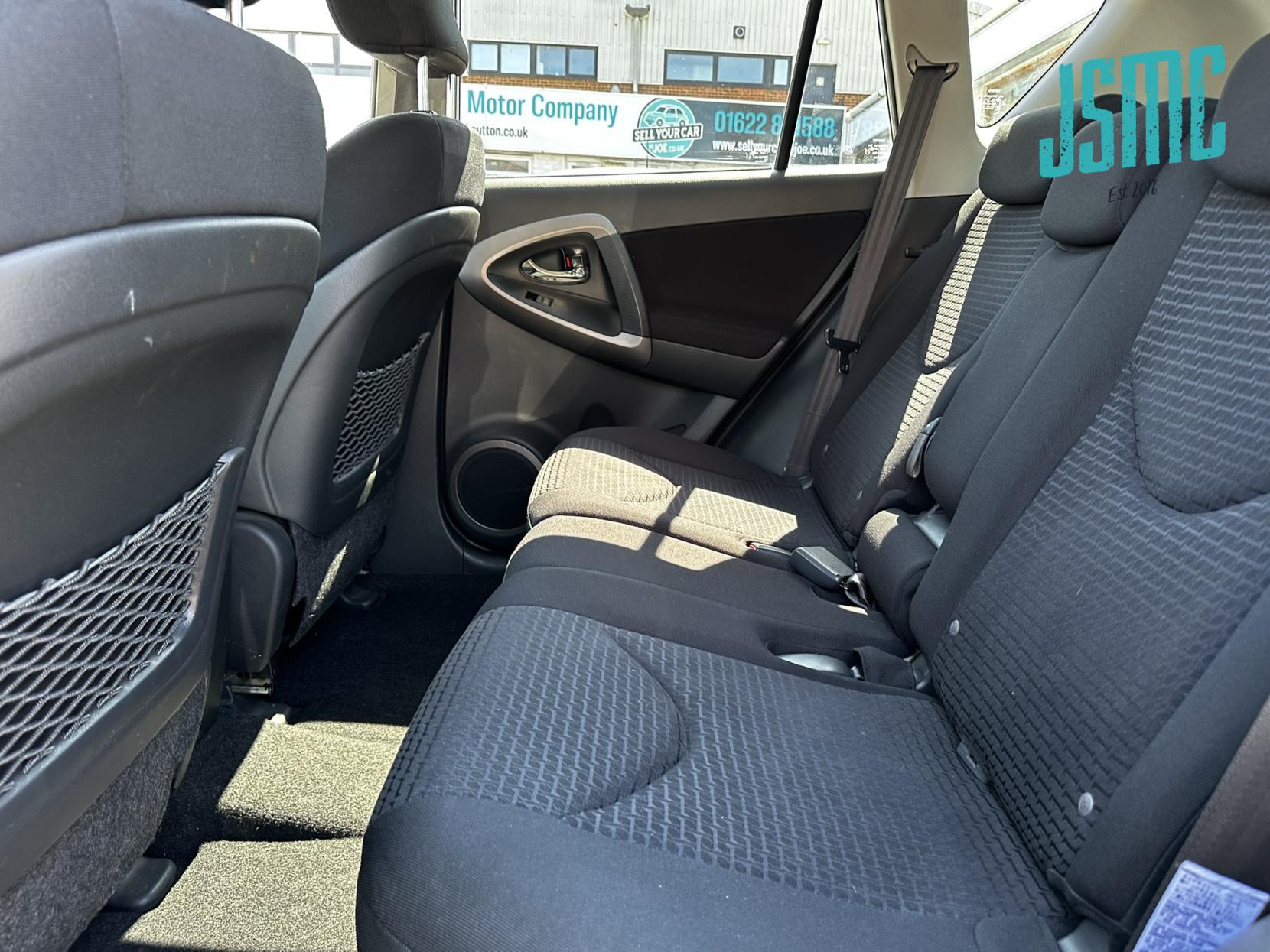 Toyota RAV4 2.0 XT-R SUV 5dr Petrol Manual 4WD (202 g/km, 150 bhp)