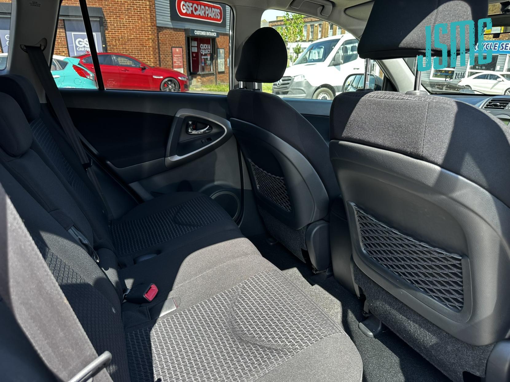 Toyota RAV4 2.0 XT-R SUV 5dr Petrol Manual 4WD (202 g/km, 150 bhp)