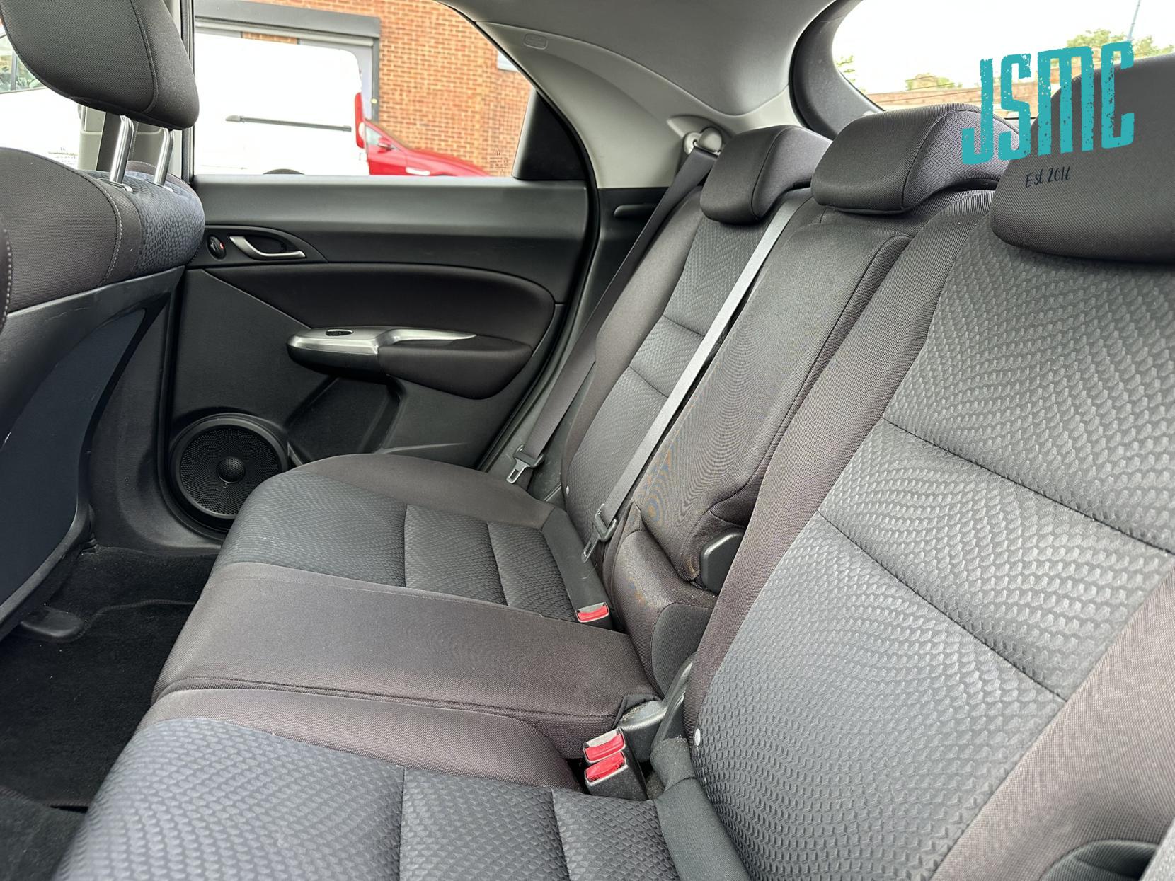 Honda Civic 1.8 i-VTEC ES Hatchback 5dr Petrol Manual (155 g/km, 138 bhp)