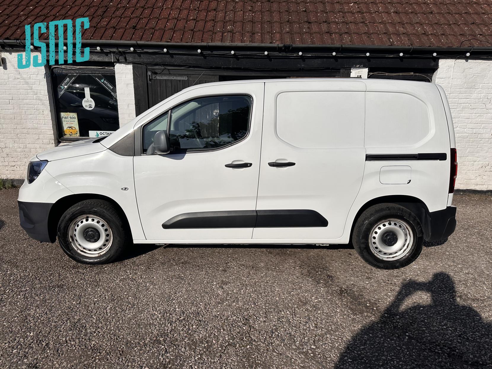 Vauxhall Combo 1.5 Turbo D 2000 Edition Panel Van 4dr Diesel Manual L1 H1 Euro 6 (s/s) (75 ps)