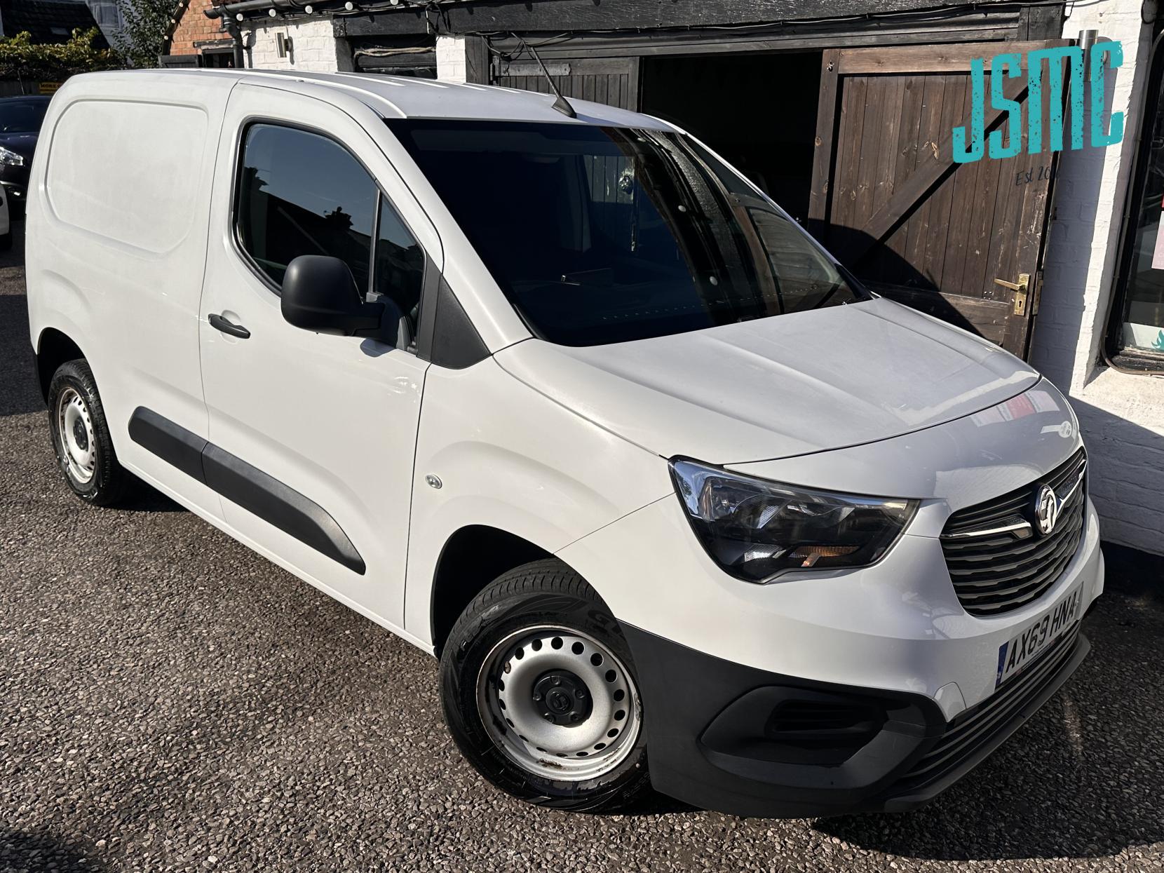 Vauxhall Combo 1.5 Turbo D 2000 Edition Panel Van 4dr Diesel Manual L1 H1 Euro 6 (s/s) (75 ps)