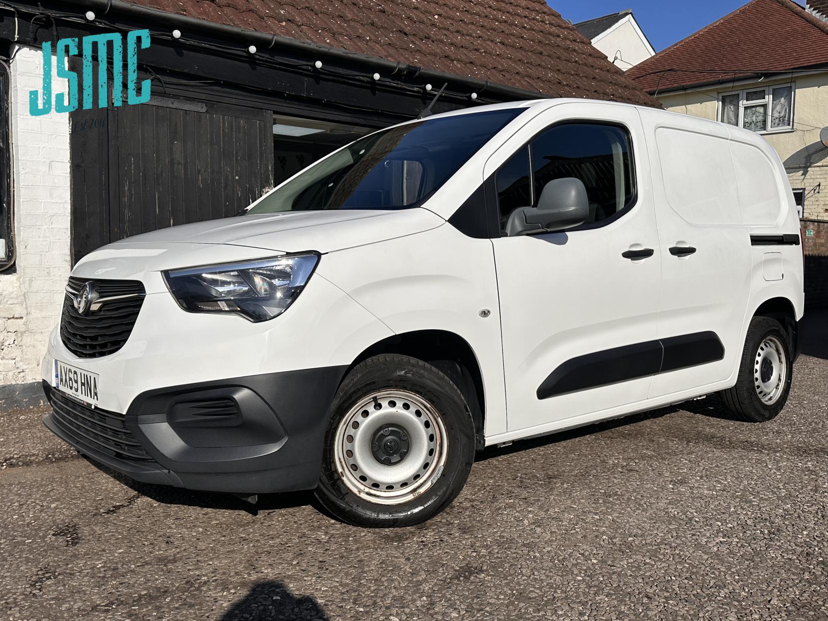 Vauxhall Combo 1.5 Turbo D 2000 Edition Panel Van 4dr Diesel Manual L1 H1 Euro 6 (s/s) (75 ps)