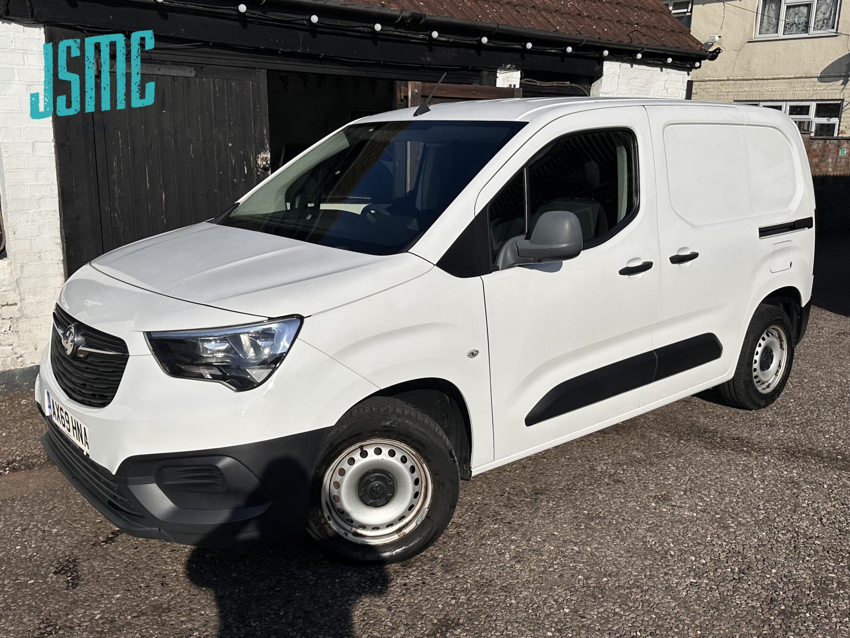 Vauxhall Combo 1.5 Turbo D 2000 Edition Panel Van 4dr Diesel Manual L1 H1 Euro 6 (s/s) (75 ps)