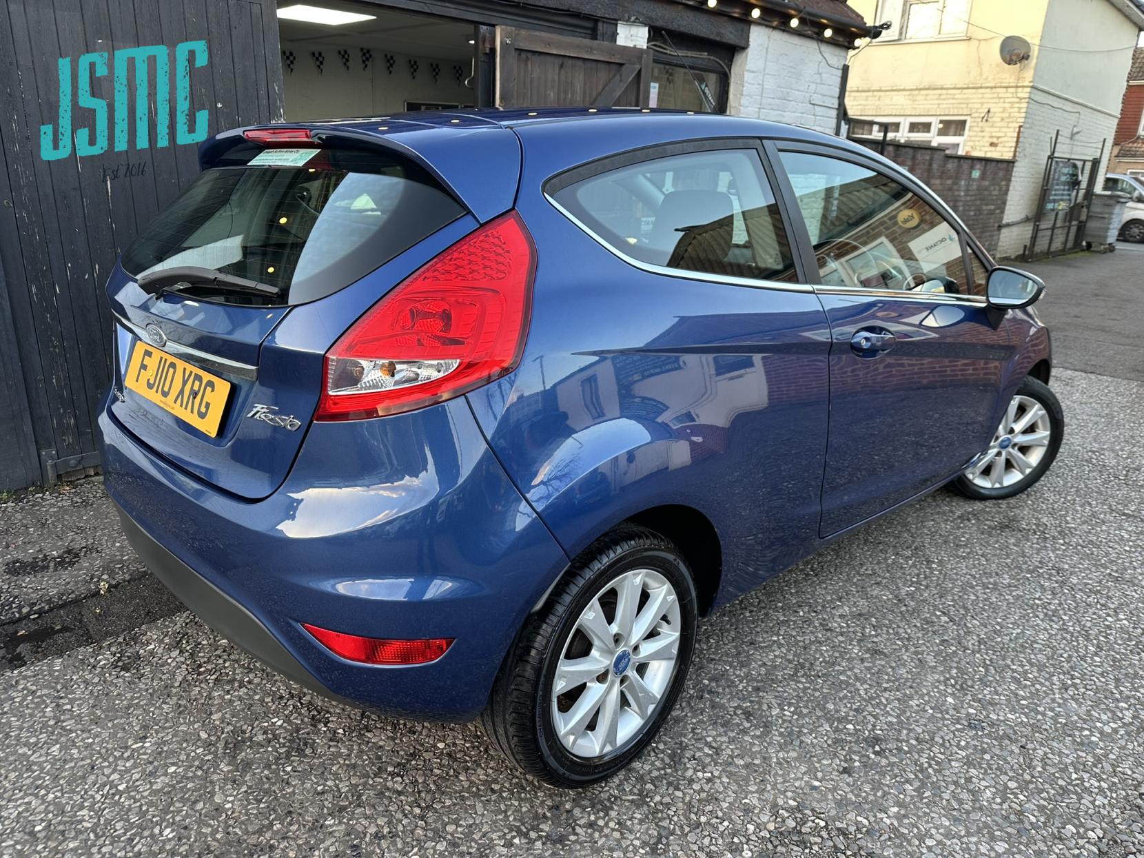 Ford Fiesta 1.4 Zetec Hatchback 3dr Petrol Manual (133 g/km, 94 bhp)