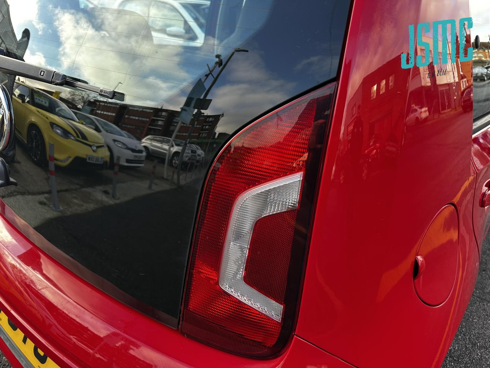 Volkswagen up! 1.0 High up! Hatchback 5dr Petrol Manual Euro 5 (75 ps)