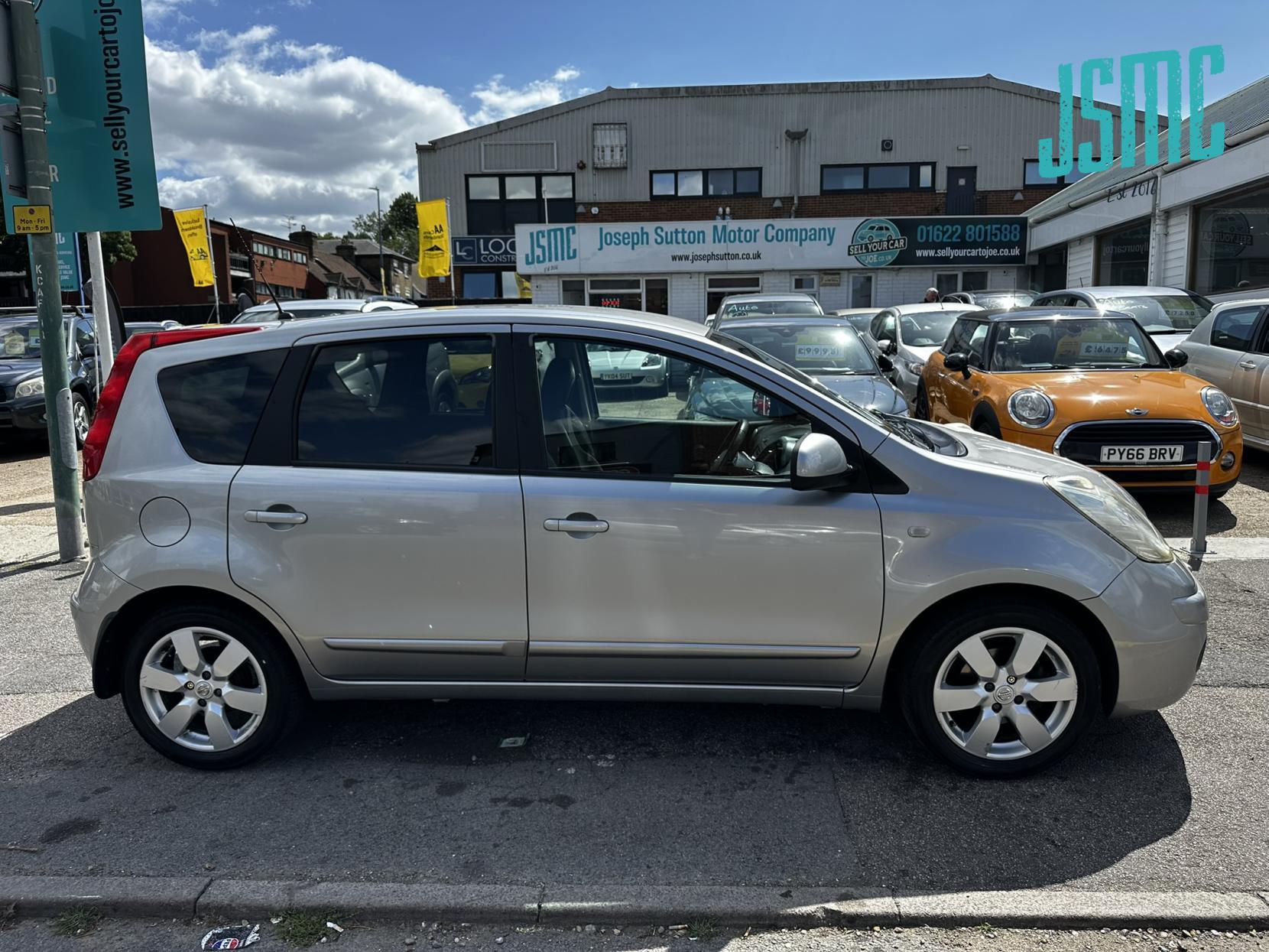 Nissan Note 1.6 16V Tekna Hatchback 5dr Petrol Auto Euro 4 (110 ps)