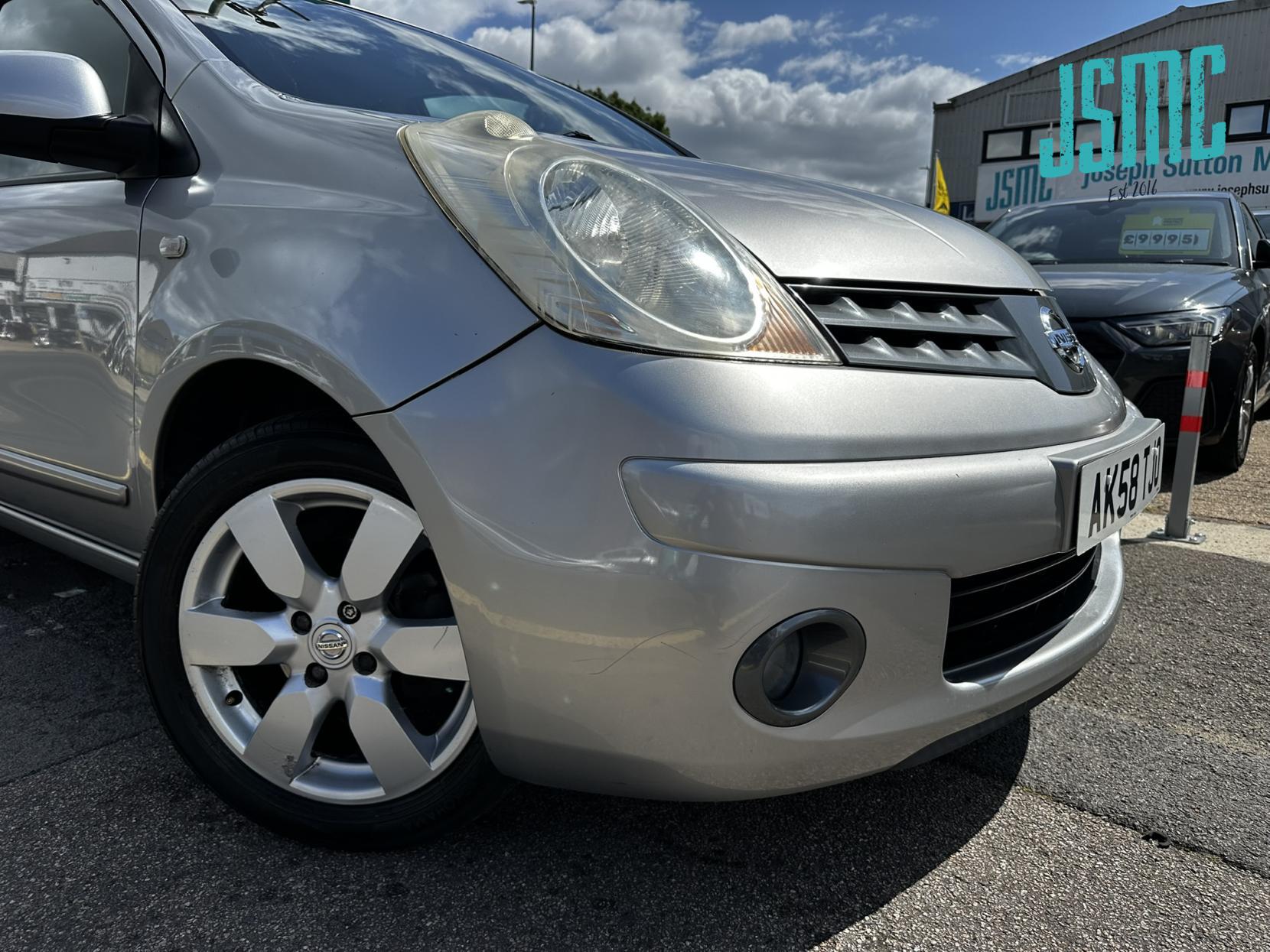 Nissan Note 1.6 16V Tekna Hatchback 5dr Petrol Auto Euro 4 (110 ps)