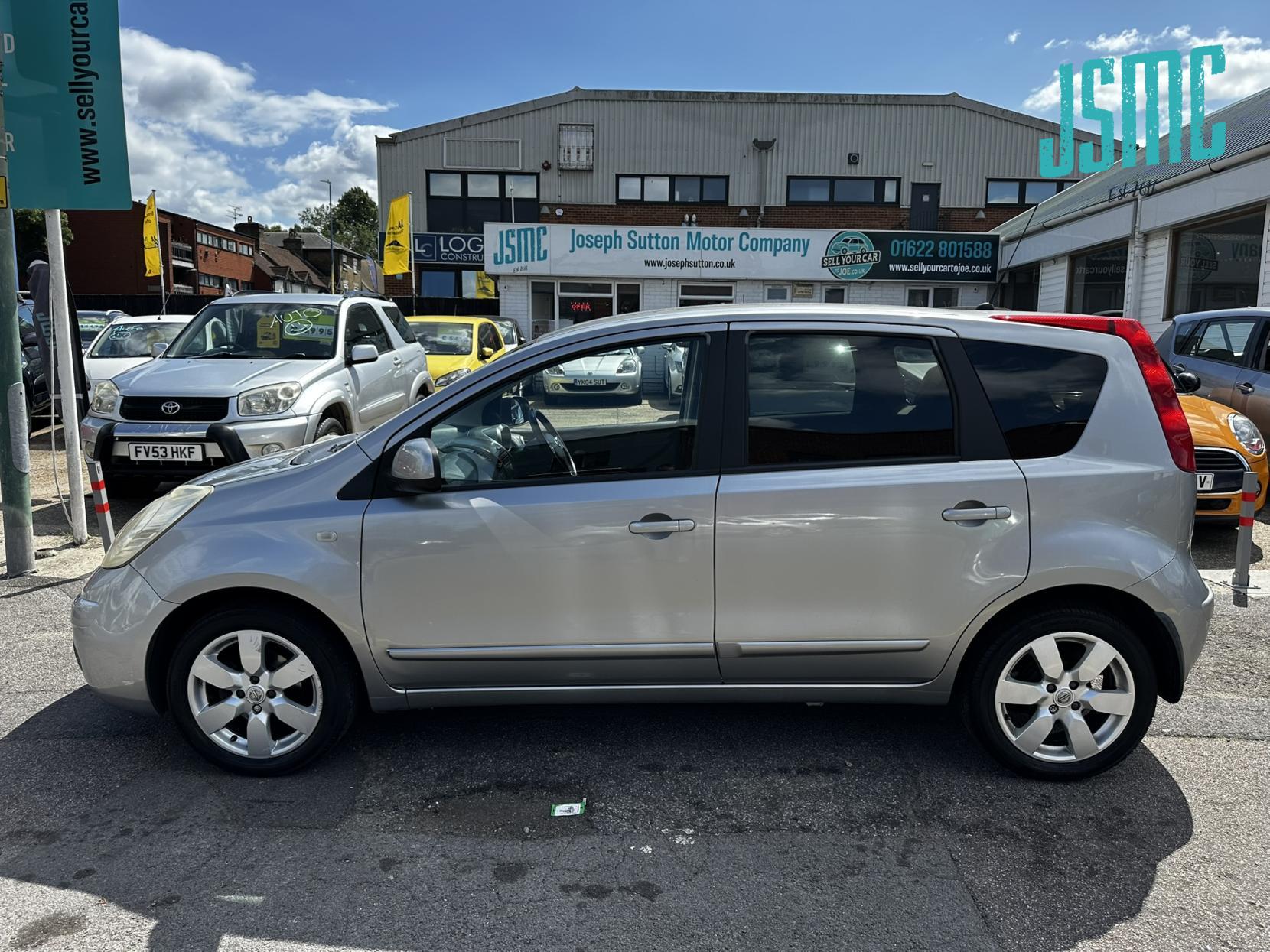 Nissan Note 1.6 16V Tekna Hatchback 5dr Petrol Auto Euro 4 (110 ps)
