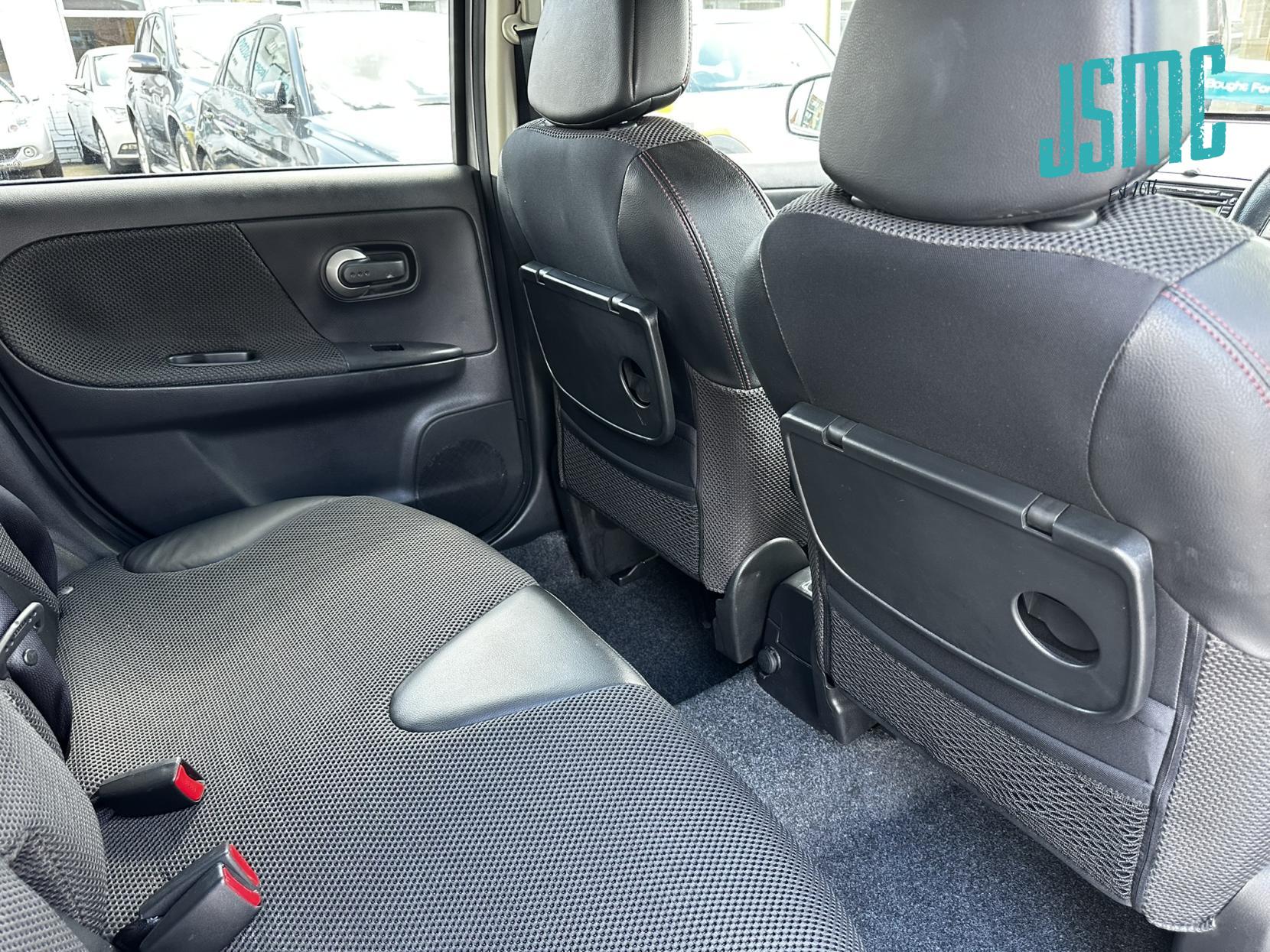 Nissan Note 1.6 16V Tekna Hatchback 5dr Petrol Auto Euro 4 (110 ps)