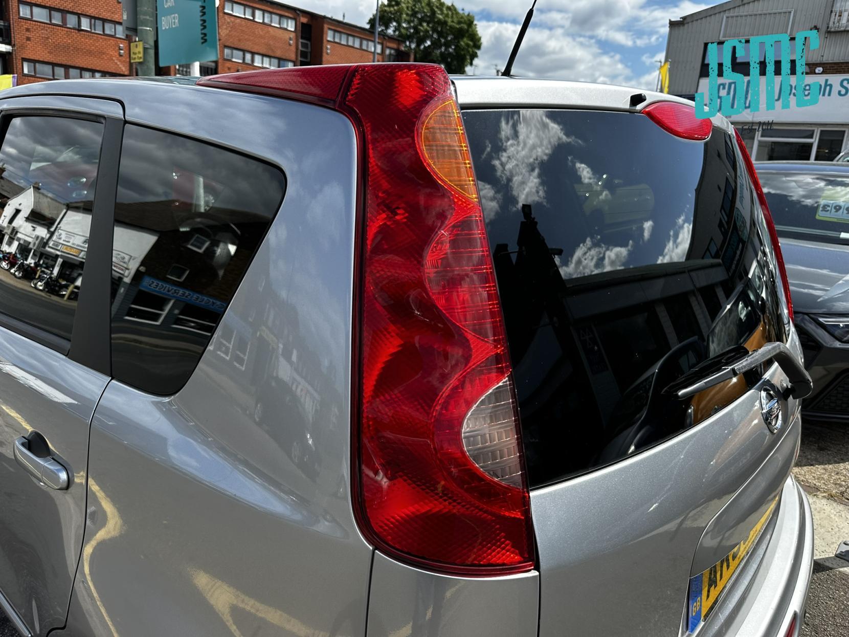 Nissan Note 1.6 16V Tekna Hatchback 5dr Petrol Auto Euro 4 (110 ps)