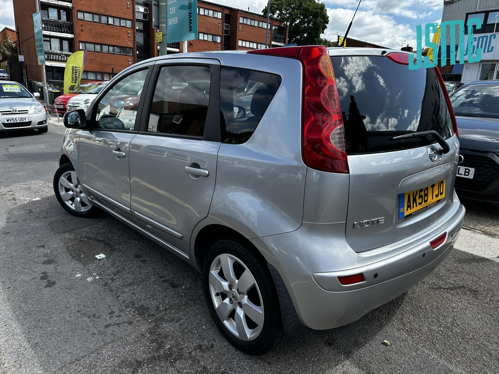 Nissan Note 1.6 16V Tekna Hatchback 5dr Petrol Auto Euro 4 (110 ps)