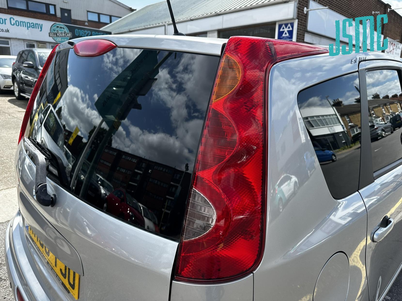 Nissan Note 1.6 16V Tekna Hatchback 5dr Petrol Auto Euro 4 (110 ps)