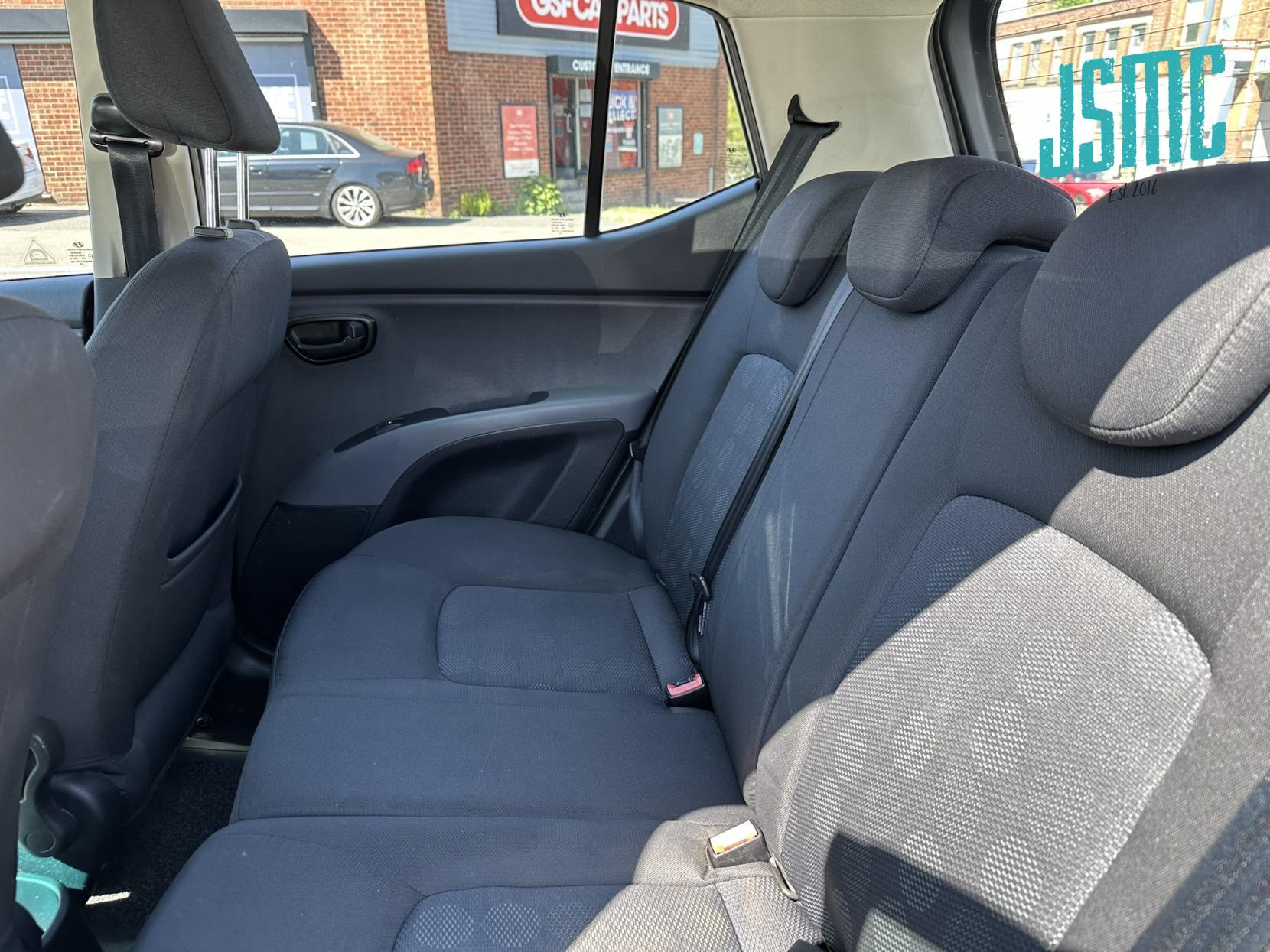 Hyundai i10 1.2 Comfort Hatchback 5dr Petrol Auto Euro 4 (77 bhp)