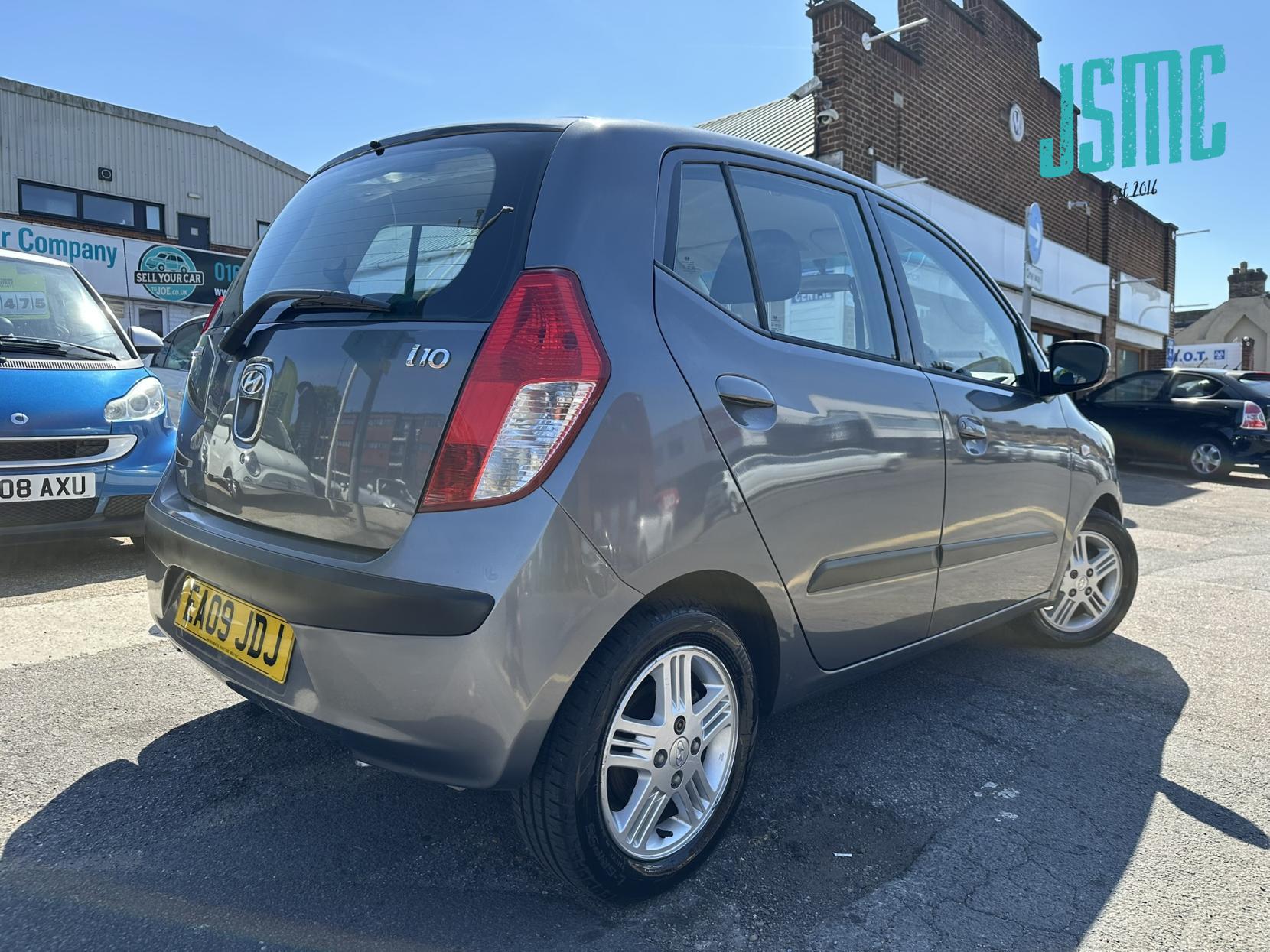 Hyundai i10 1.2 Comfort Hatchback 5dr Petrol Auto Euro 4 (77 bhp)