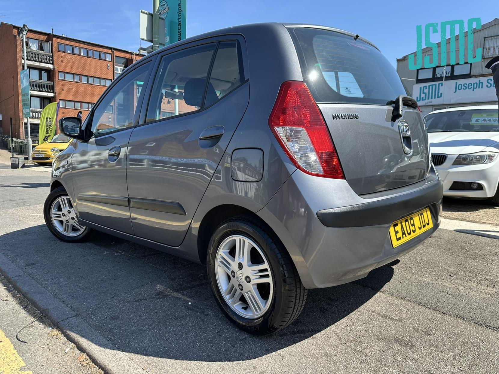 Hyundai i10 1.2 Comfort Hatchback 5dr Petrol Auto Euro 4 (77 bhp)