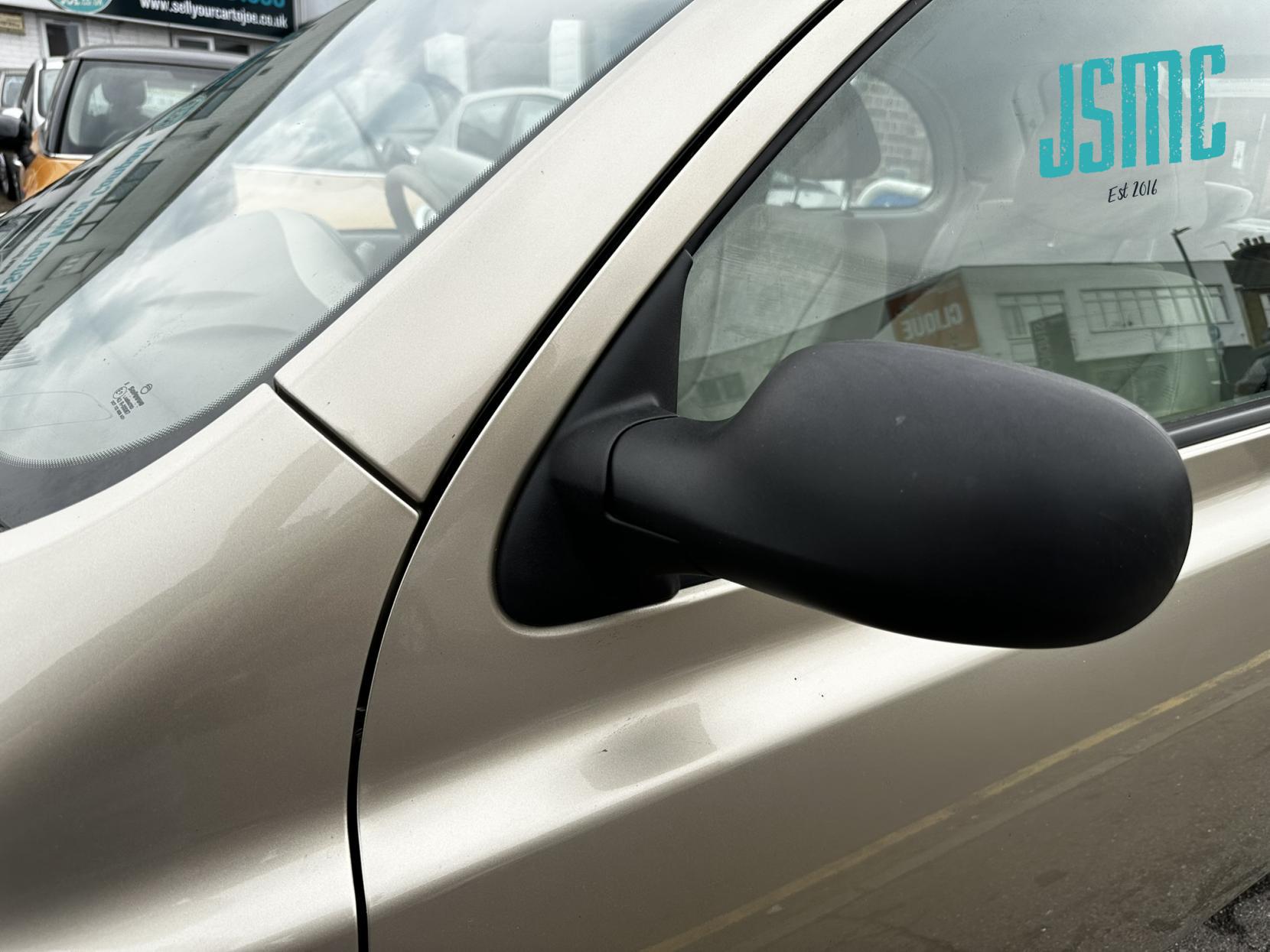 Nissan Micra 1.2 16v S Hatchback 3dr Petrol Manual (143 g/km, 79 bhp)