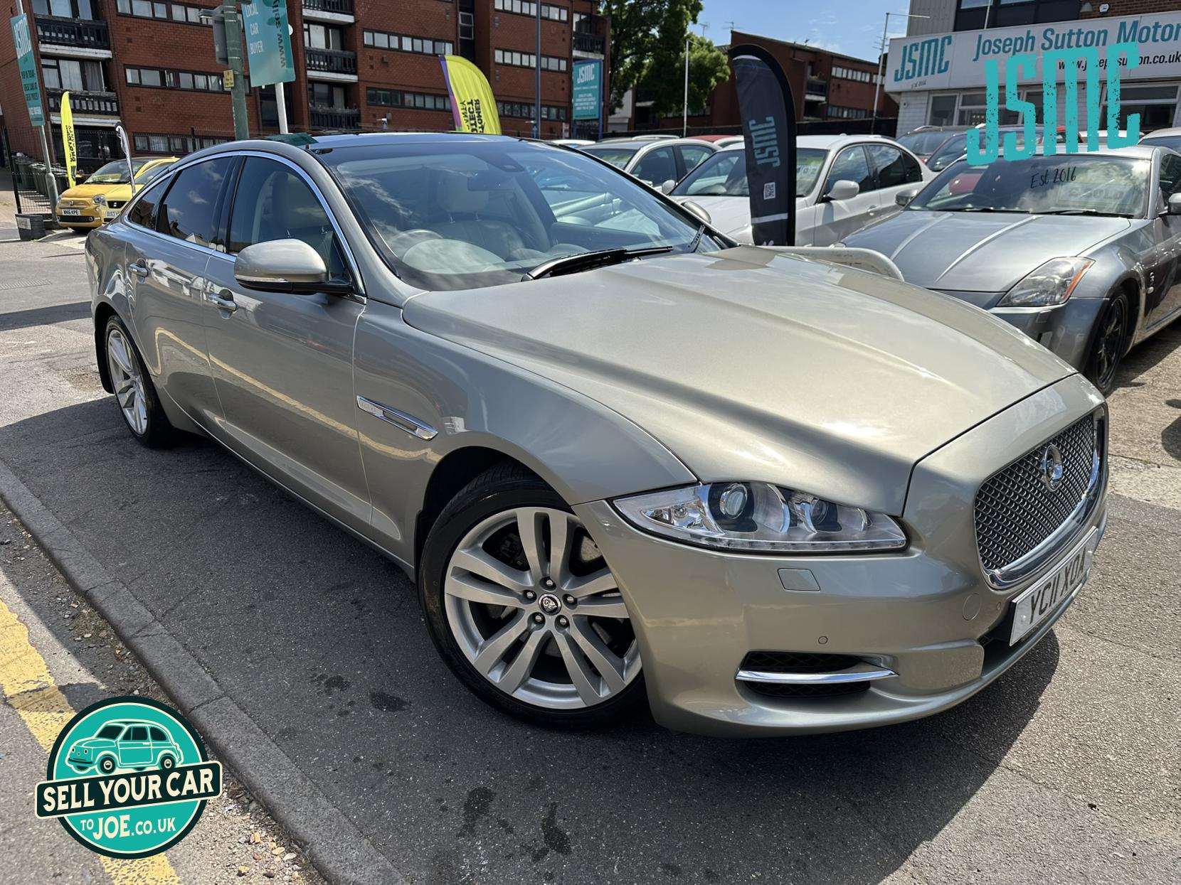 Jaguar XJ 3.0d V6 Premium Luxury Saloon 4dr Diesel Auto Euro 5 (275 ps)