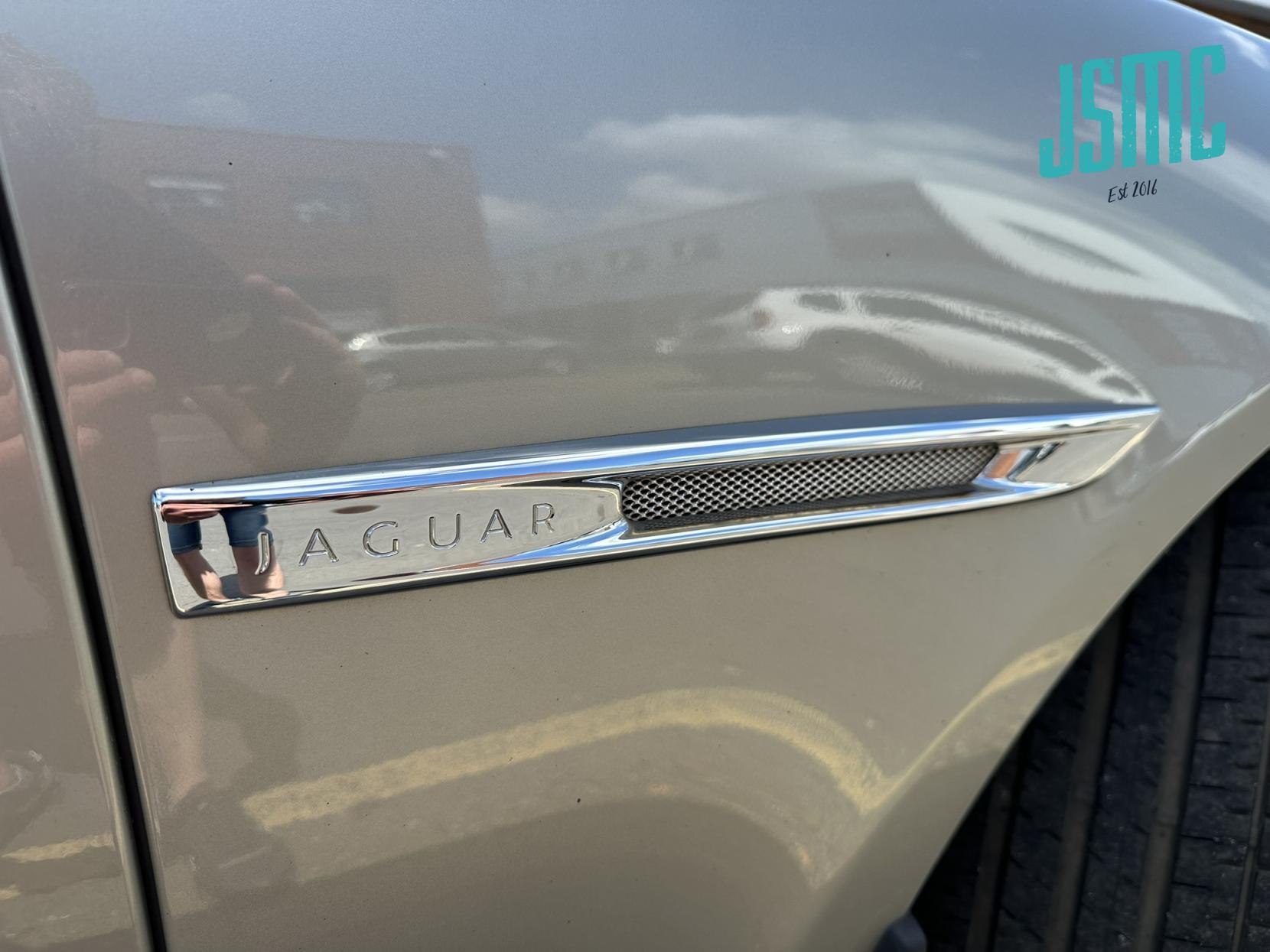 Jaguar XJ 3.0d V6 Premium Luxury Saloon 4dr Diesel Auto Euro 5 (275 ps)
