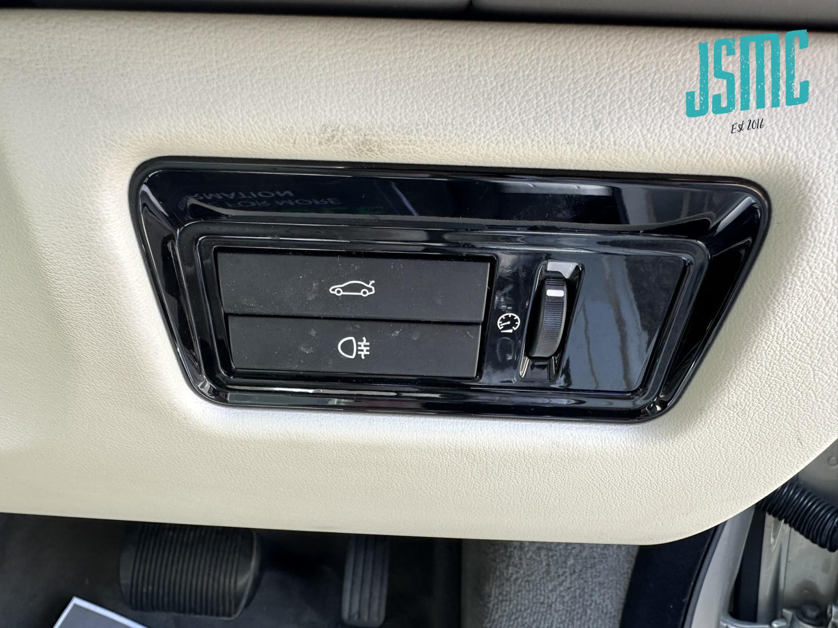 Jaguar XJ 3.0d V6 Premium Luxury Saloon 4dr Diesel Auto Euro 5 (275 ps)