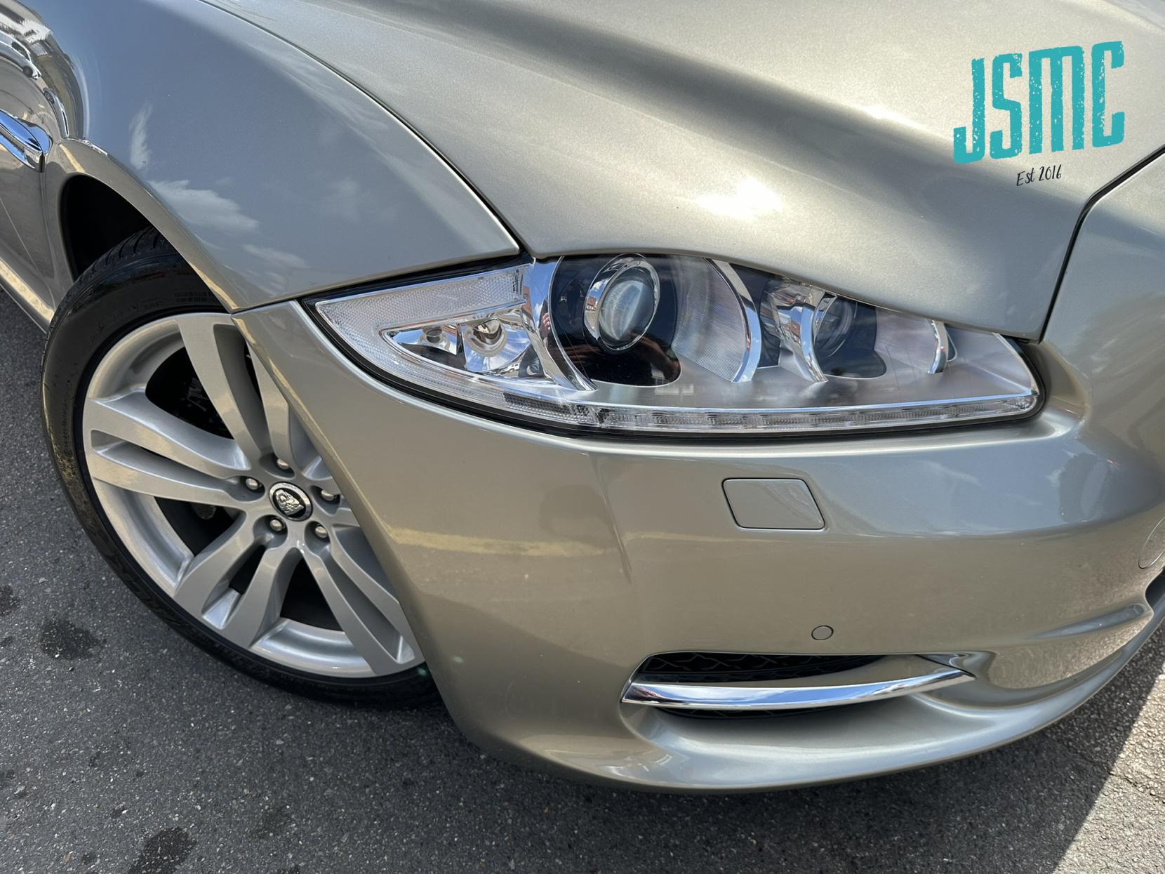 Jaguar XJ 3.0d V6 Premium Luxury Saloon 4dr Diesel Auto Euro 5 (275 ps)