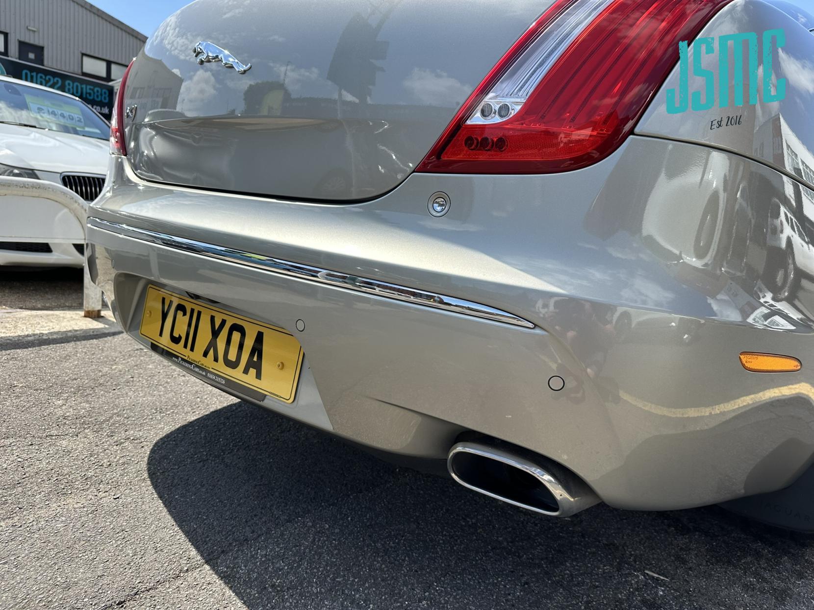 Jaguar XJ 3.0d V6 Premium Luxury Saloon 4dr Diesel Auto Euro 5 (275 ps)