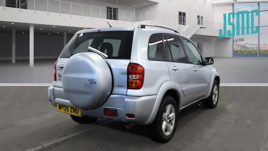 Toyota RAV4 2.0 VVT-i XT-R SUV 5dr Petrol Manual 4WD (211 g/km, 147 bhp)