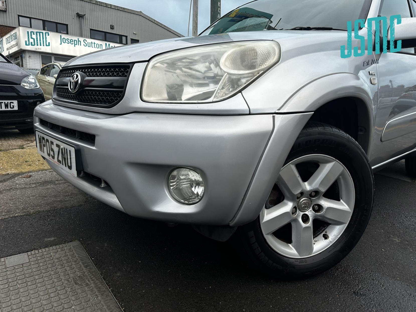 Toyota RAV4 2.0 VVT-i XT-R SUV 5dr Petrol Manual 4WD (211 g/km, 147 bhp)