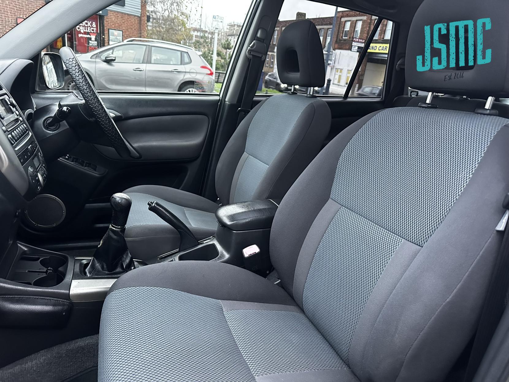 Toyota RAV4 2.0 VVT-i XT-R SUV 5dr Petrol Manual 4WD (211 g/km, 147 bhp)