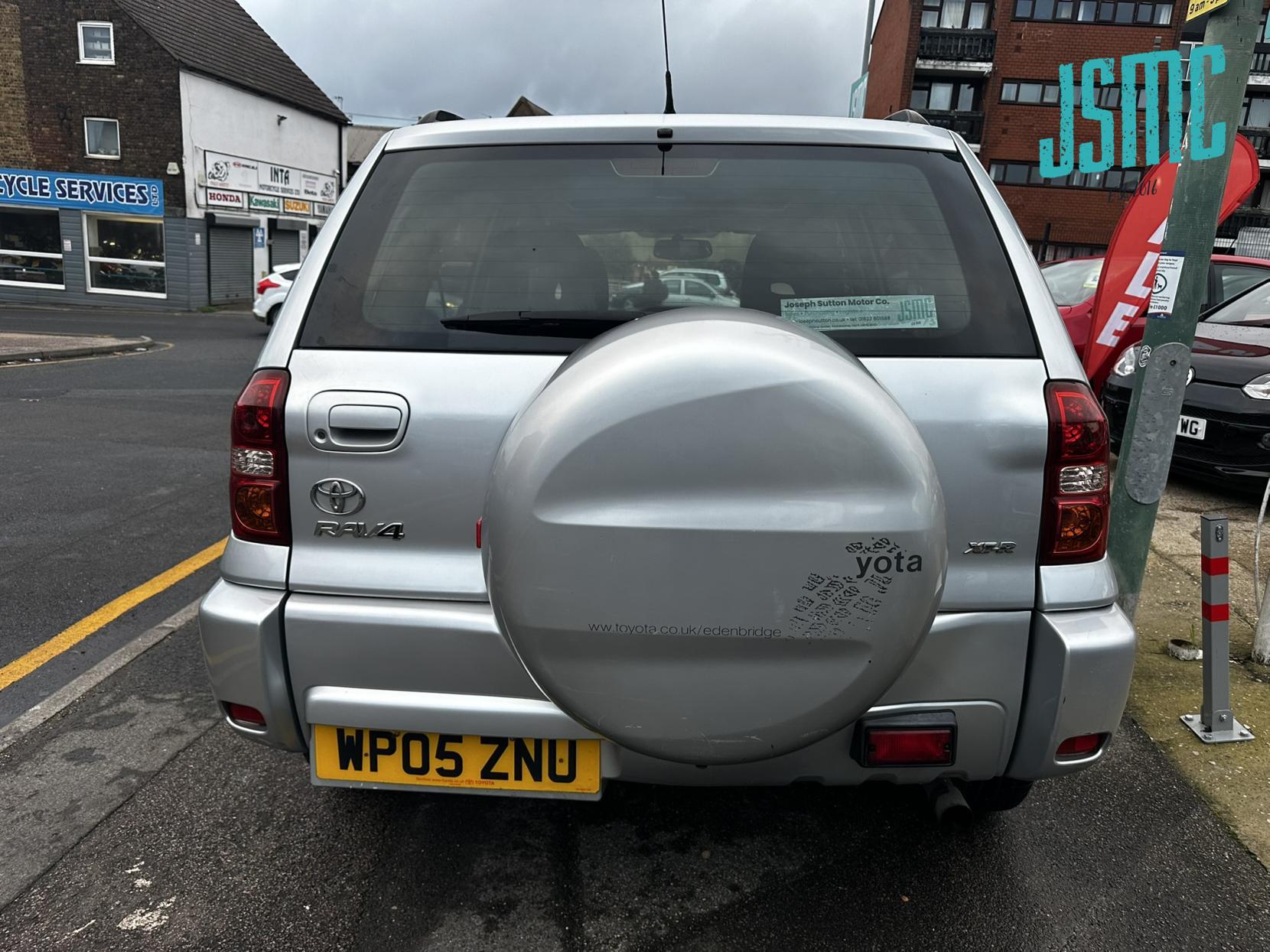 Toyota RAV4 2.0 VVT-i XT-R SUV 5dr Petrol Manual 4WD (211 g/km, 147 bhp)