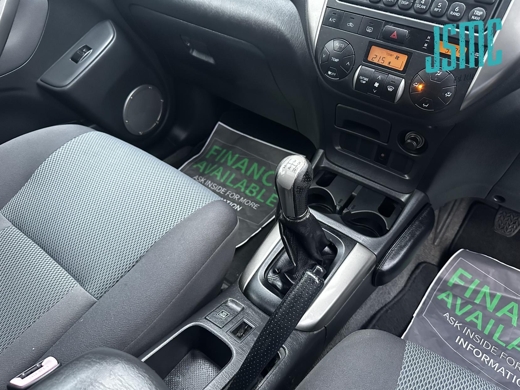 Toyota RAV4 2.0 VVT-i XT-R SUV 5dr Petrol Manual 4WD (211 g/km, 147 bhp)