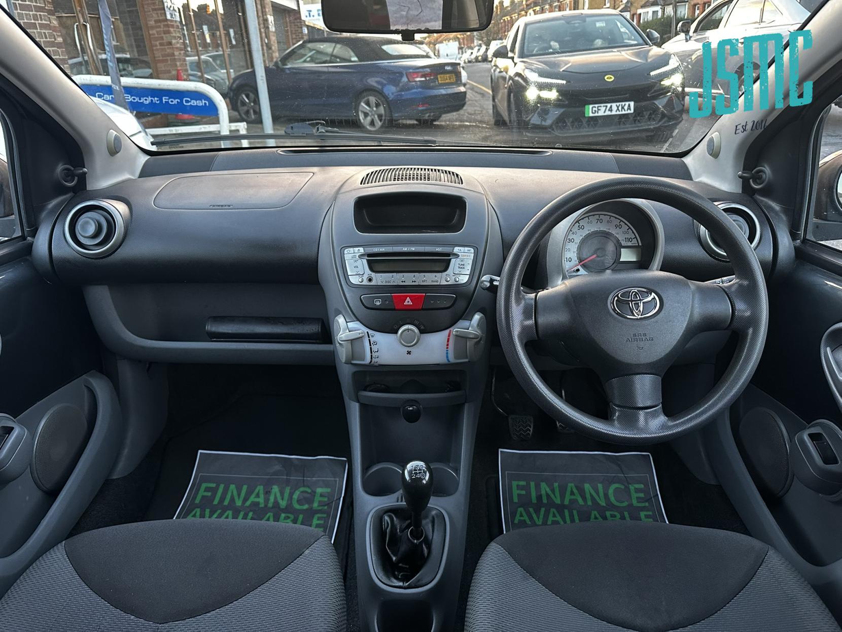 Toyota AYGO 1.0 VVT-i + Hatchback 5dr Petrol Manual Euro 4 (67 bhp)