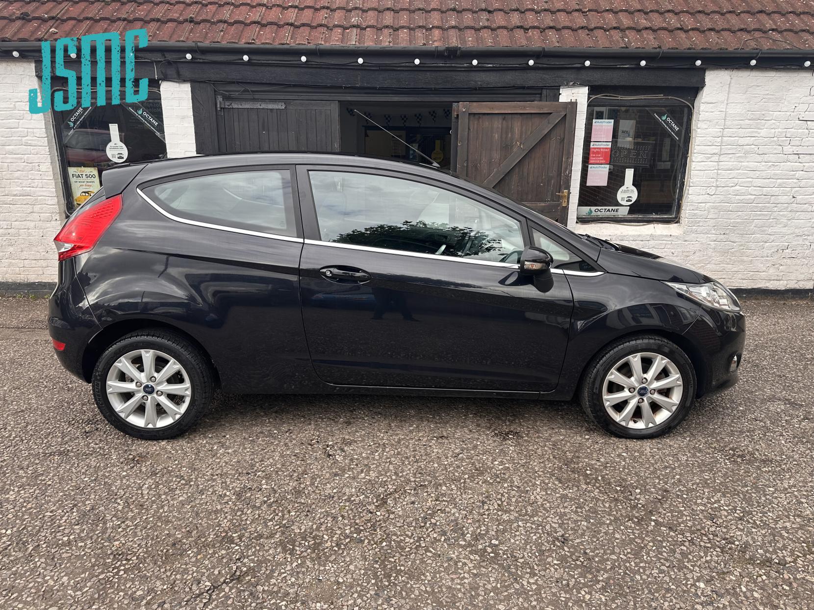 Ford Fiesta 1.4 Zetec Hatchback 3dr Petrol Manual (133 g/km, 94 bhp)