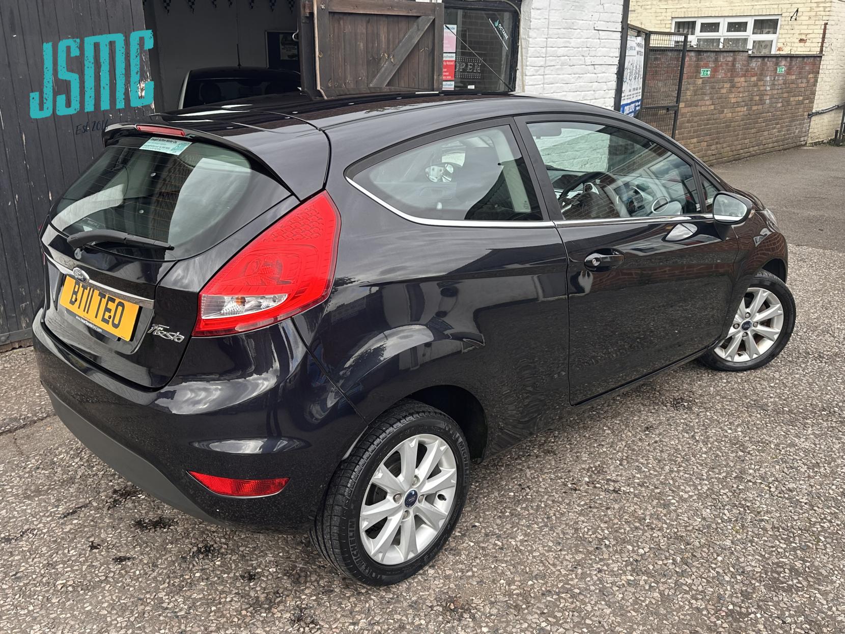 Ford Fiesta 1.4 Zetec Hatchback 3dr Petrol Manual (133 g/km, 94 bhp)