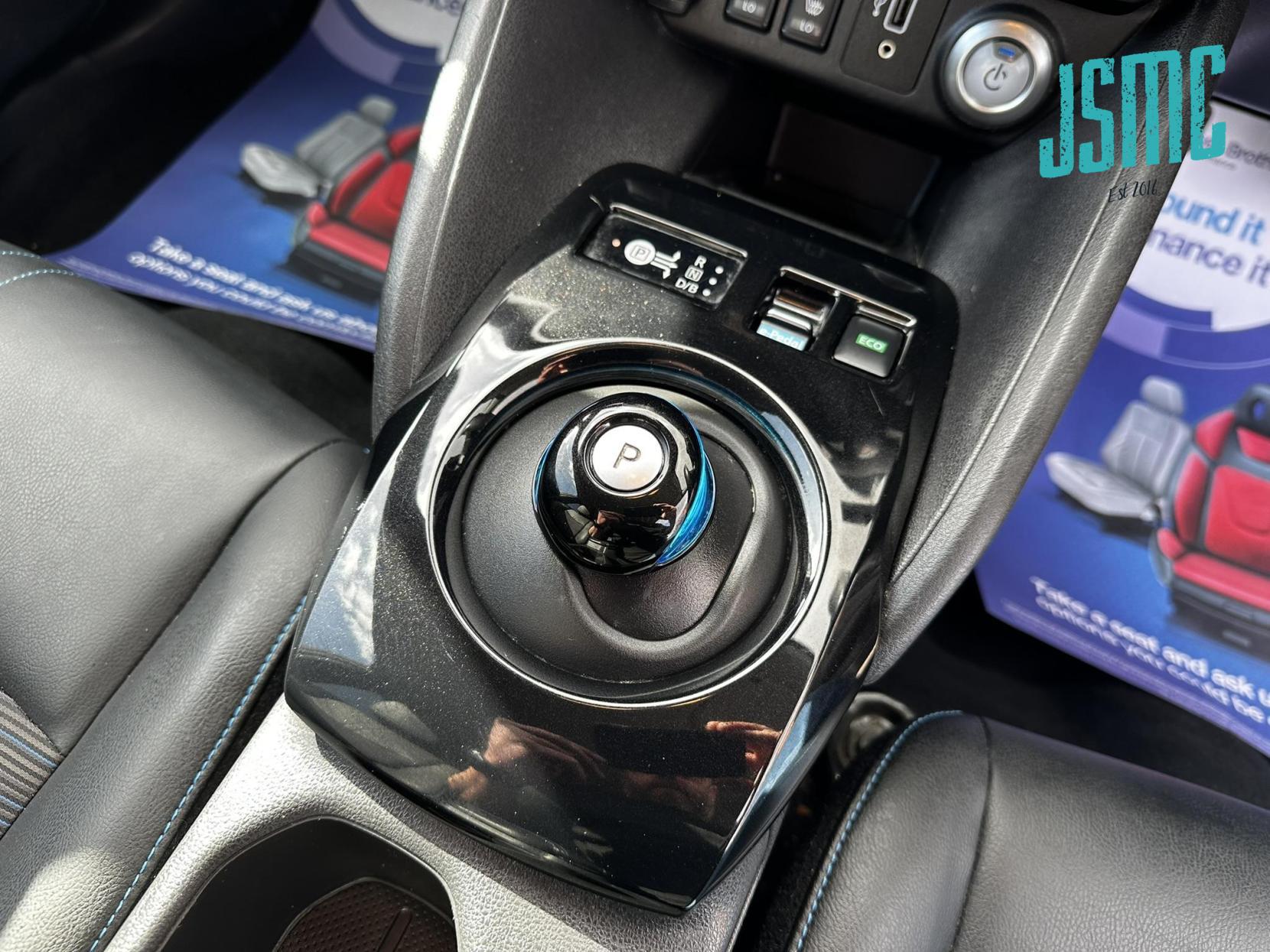 Nissan Leaf 40kWh N-Connecta Hatchback 5dr Electric Auto (150 ps)