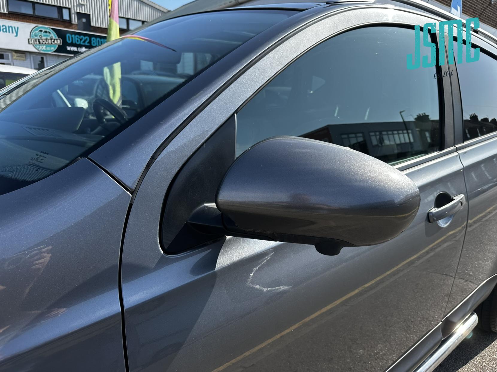 Nissan Qashqai 1.6 Tekna SUV 5dr Petrol CVT 2WD Euro 5 (AVM) (117 ps)