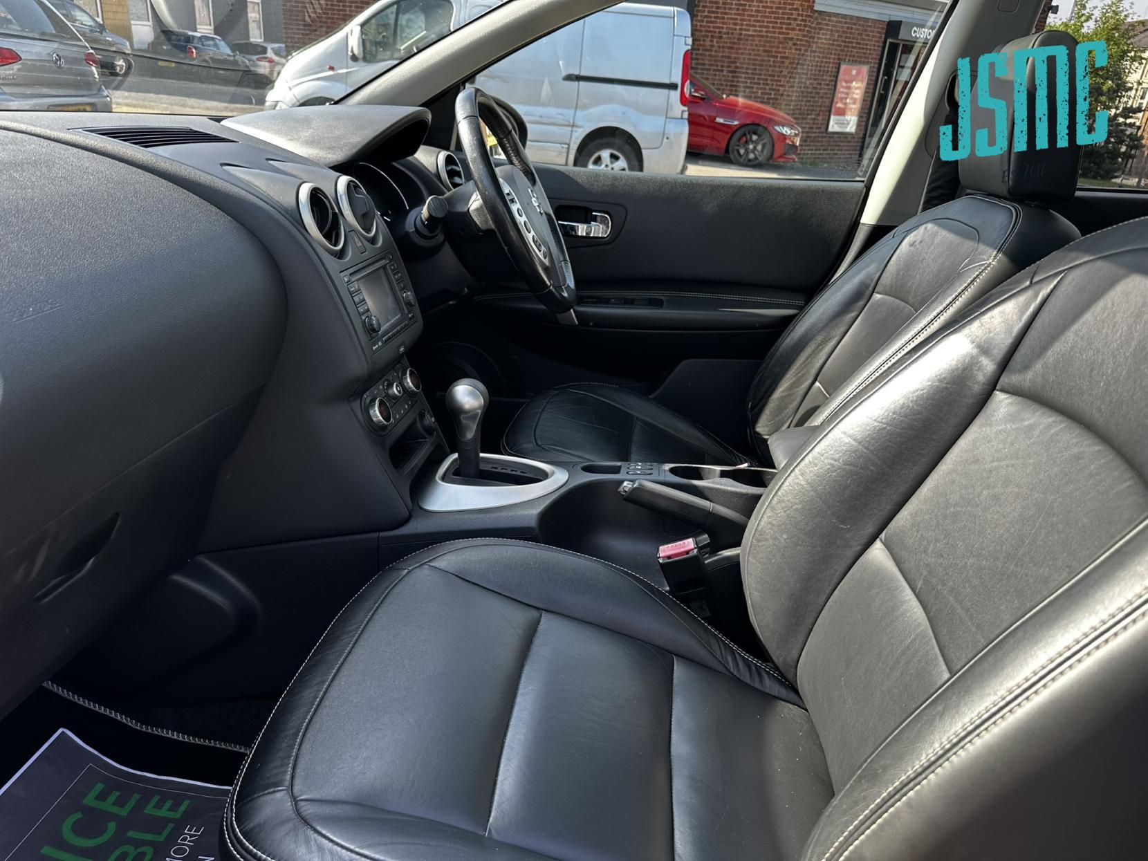 Nissan Qashqai 1.6 Tekna SUV 5dr Petrol CVT 2WD Euro 5 (AVM) (117 ps)